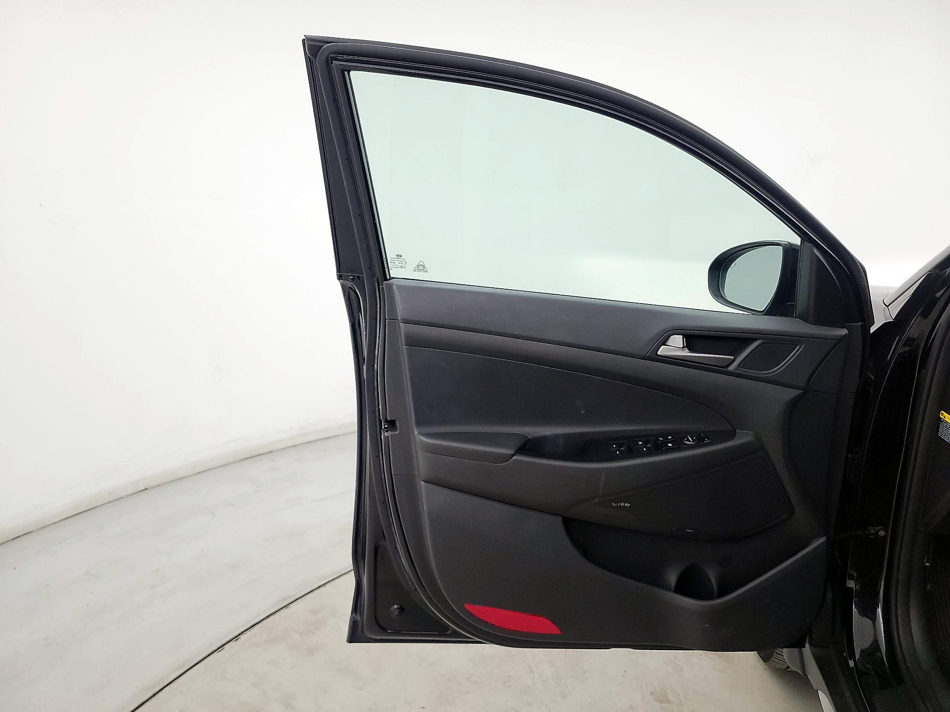 Thumbnail: 2018 Hyundai Tucson - 12