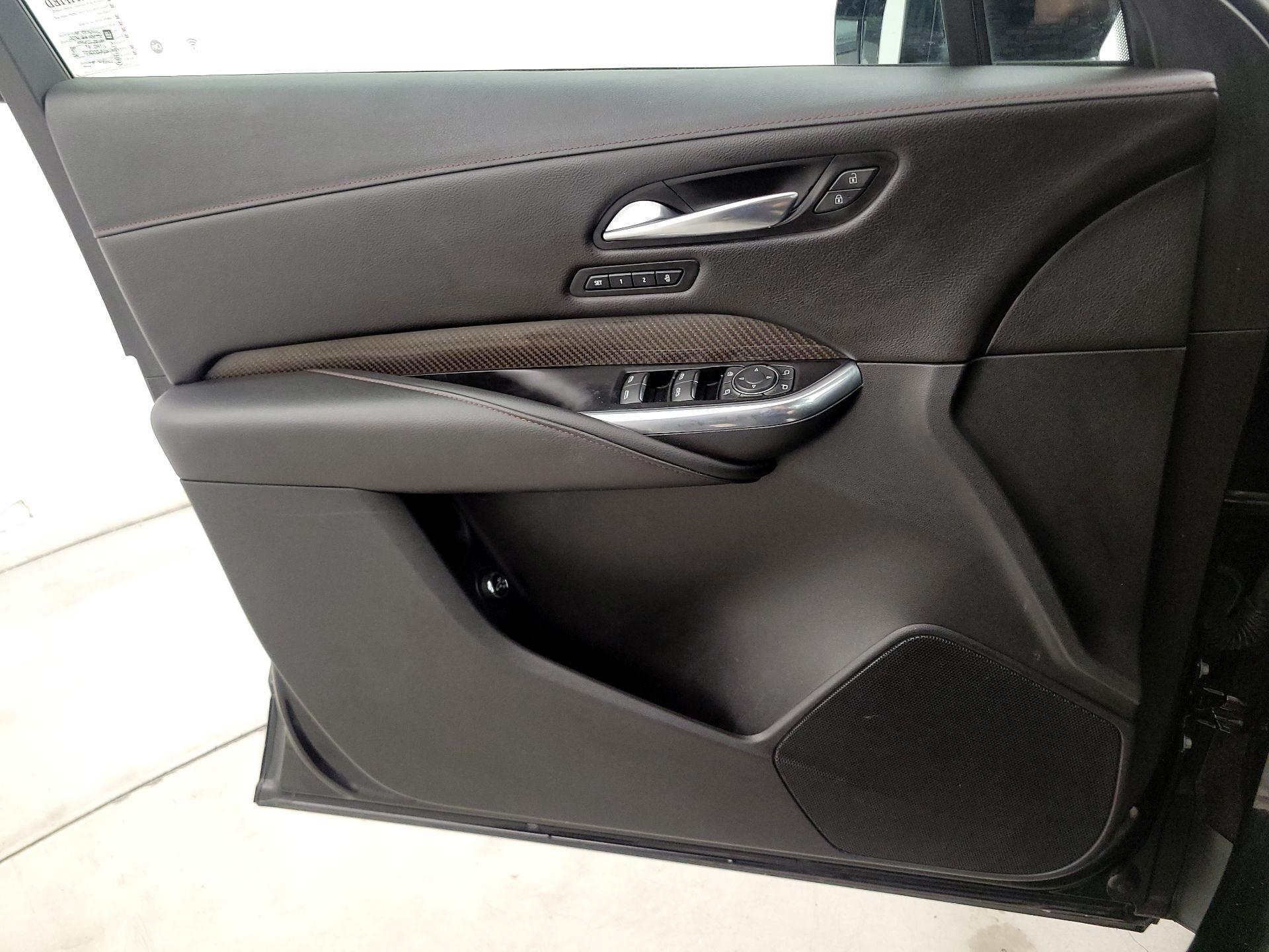 Thumbnail: 2020 Cadillac XT4 - 12