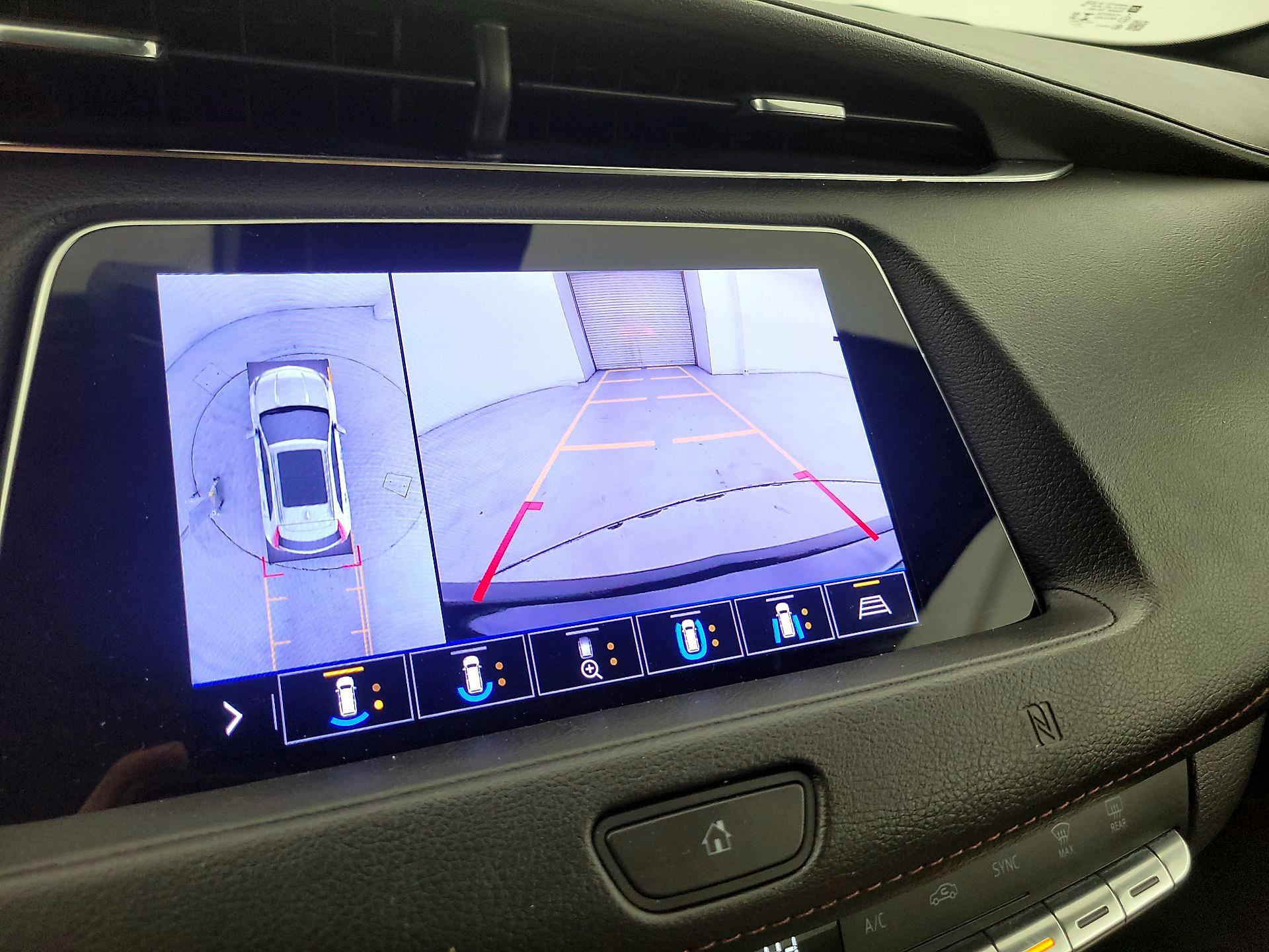 Thumbnail: 2020 Cadillac XT4 - 14