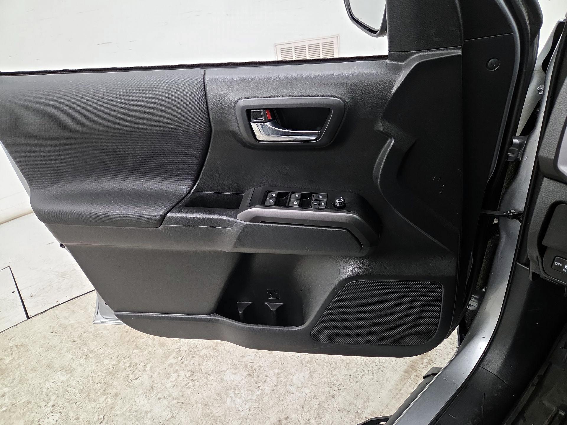 Thumbnail: 2023 Toyota Tacoma - 12