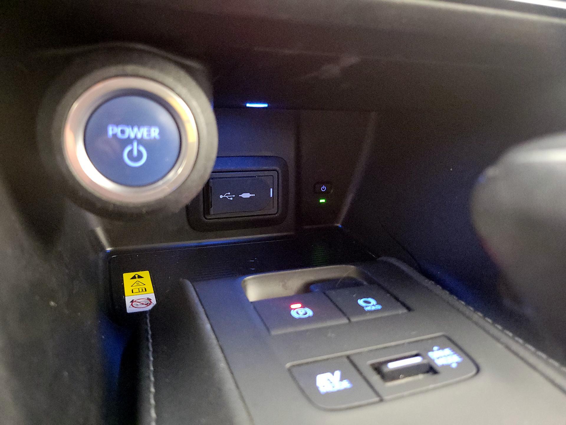 Thumbnail: 2021 Toyota Venza - 18