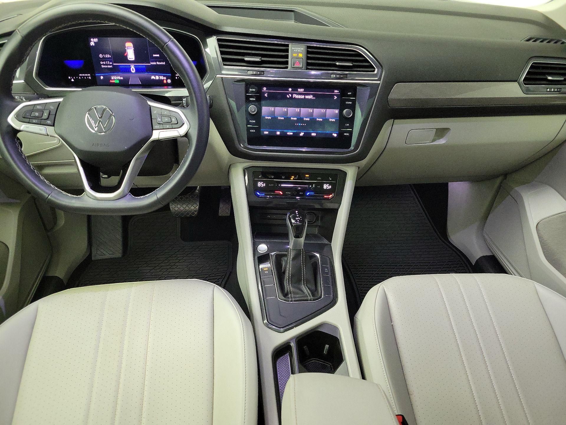 Thumbnail: 2023 Volkswagen Tiguan - 9