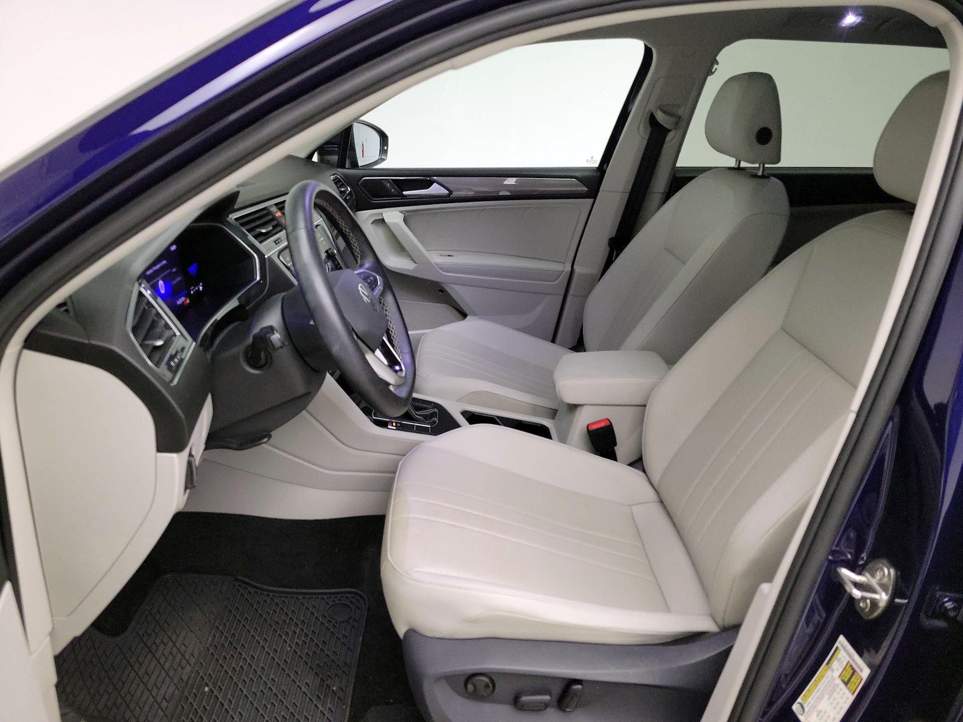 Thumbnail: 2023 Volkswagen Tiguan - 11