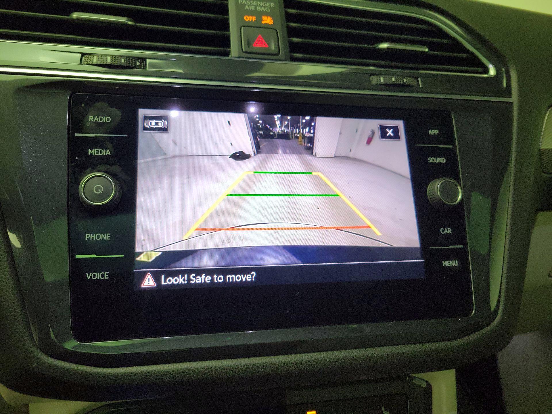 Thumbnail: 2023 Volkswagen Tiguan - 14