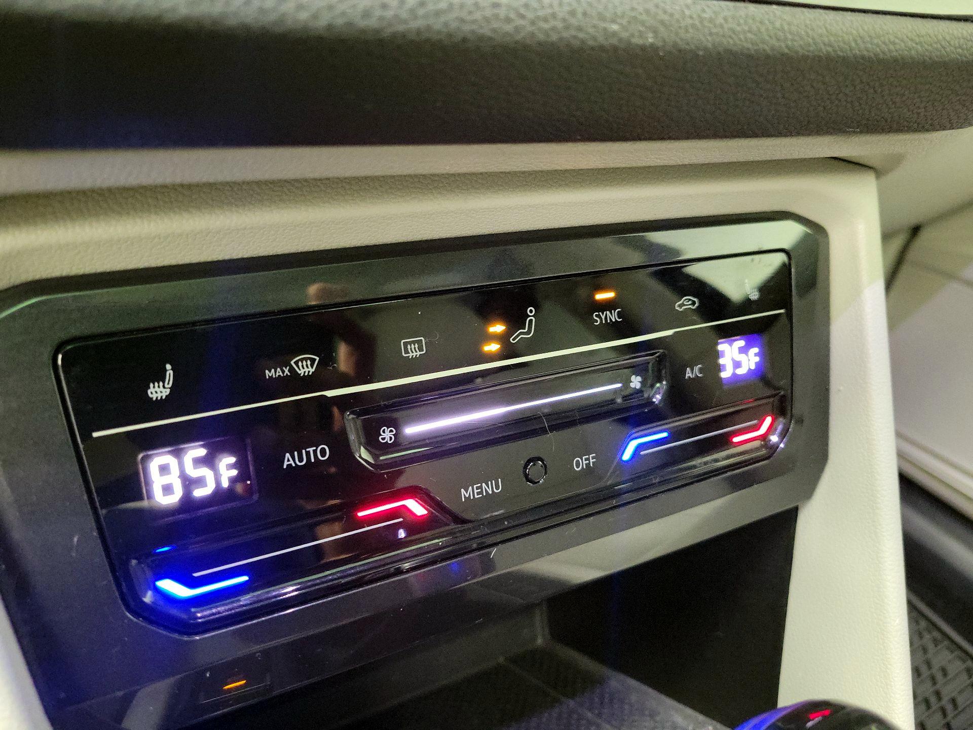 Thumbnail: 2023 Volkswagen Tiguan - 16