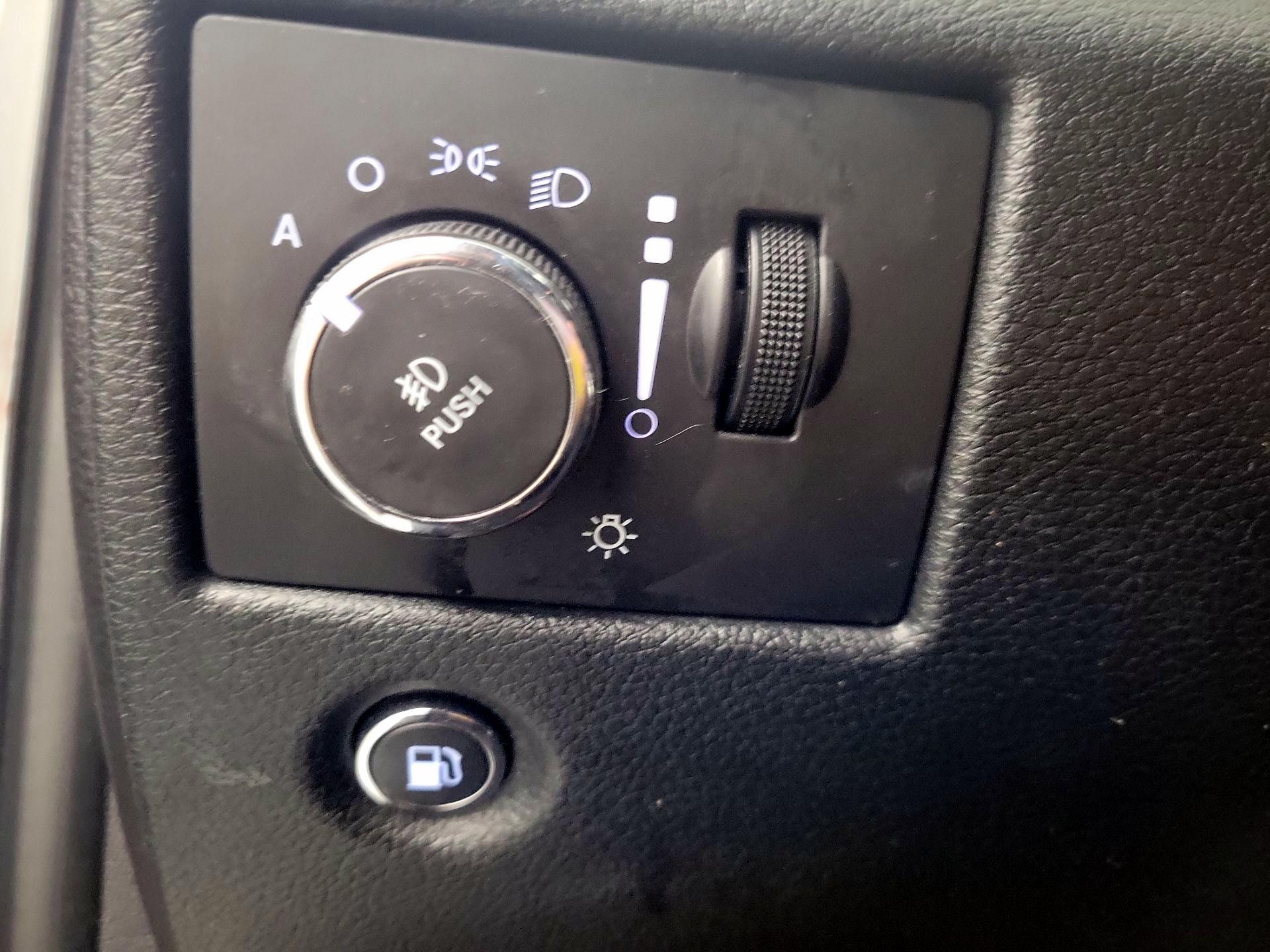 Thumbnail: 2015 Jeep Grand Cherokee - 13