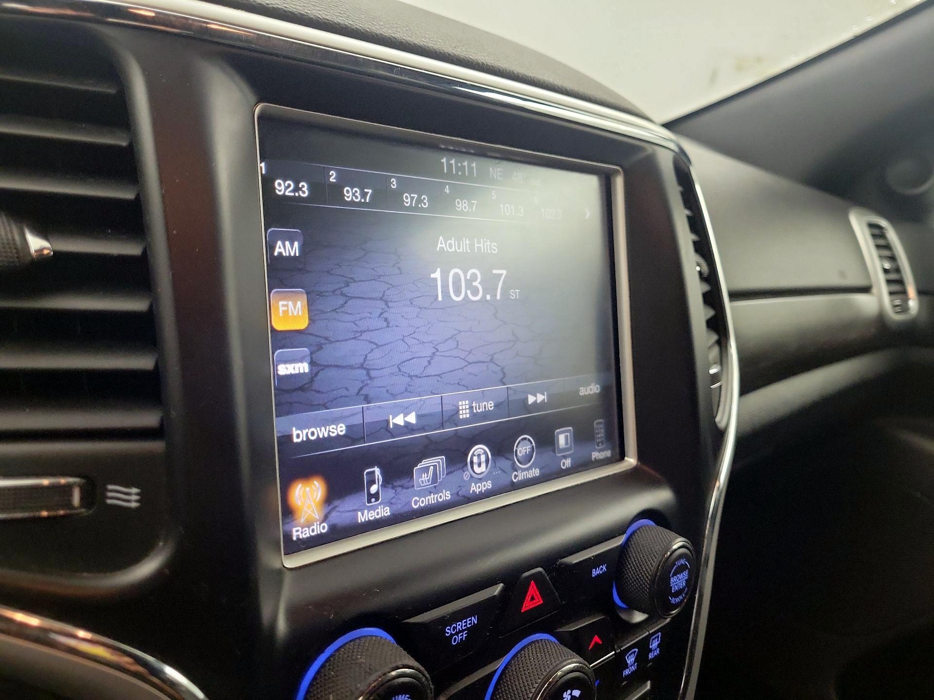 Thumbnail: 2015 Jeep Grand Cherokee - 15