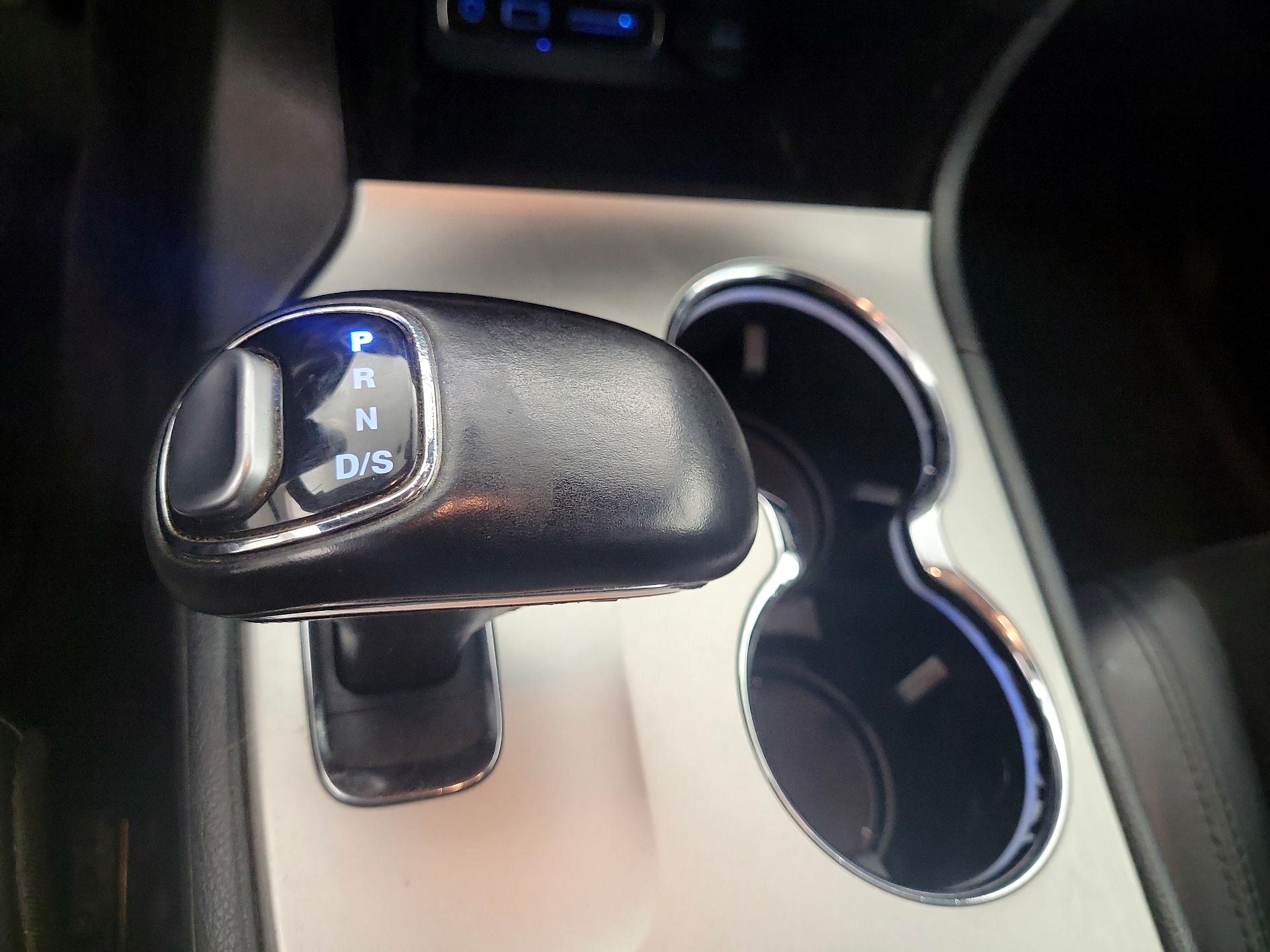 Thumbnail: 2015 Jeep Grand Cherokee - 17