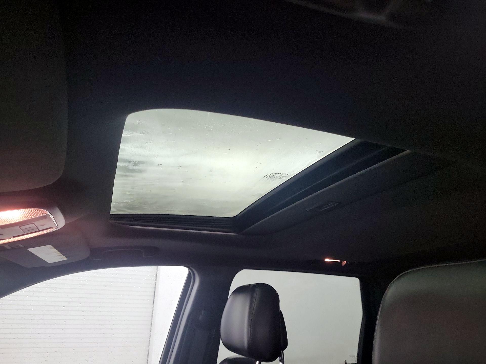 Thumbnail: 2015 Jeep Grand Cherokee - 19