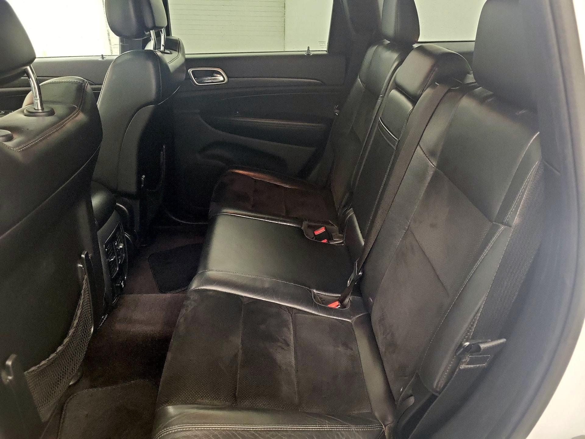 Thumbnail: 2015 Jeep Grand Cherokee - 20