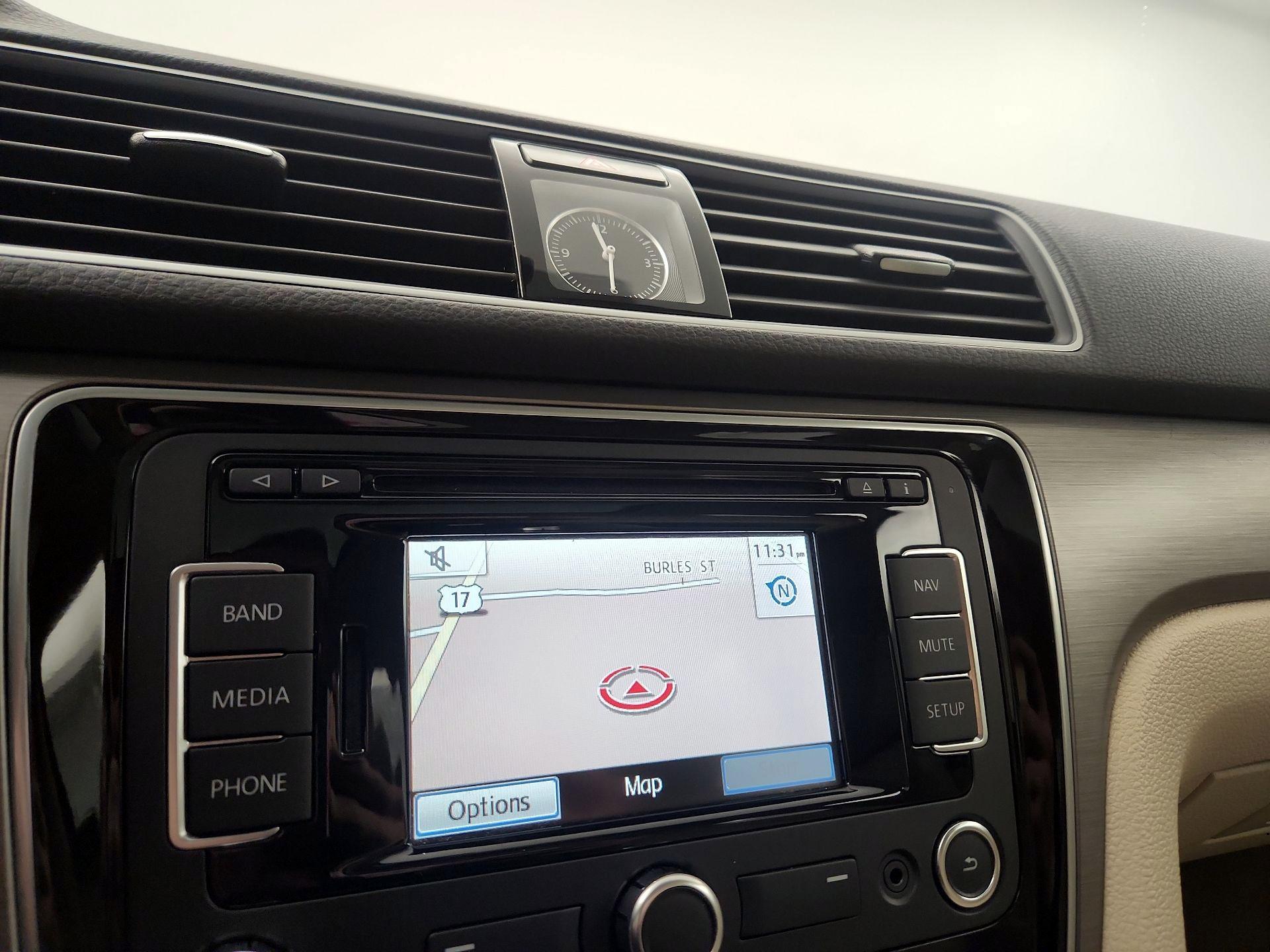 Thumbnail: 2015 Volkswagen Passat - 12