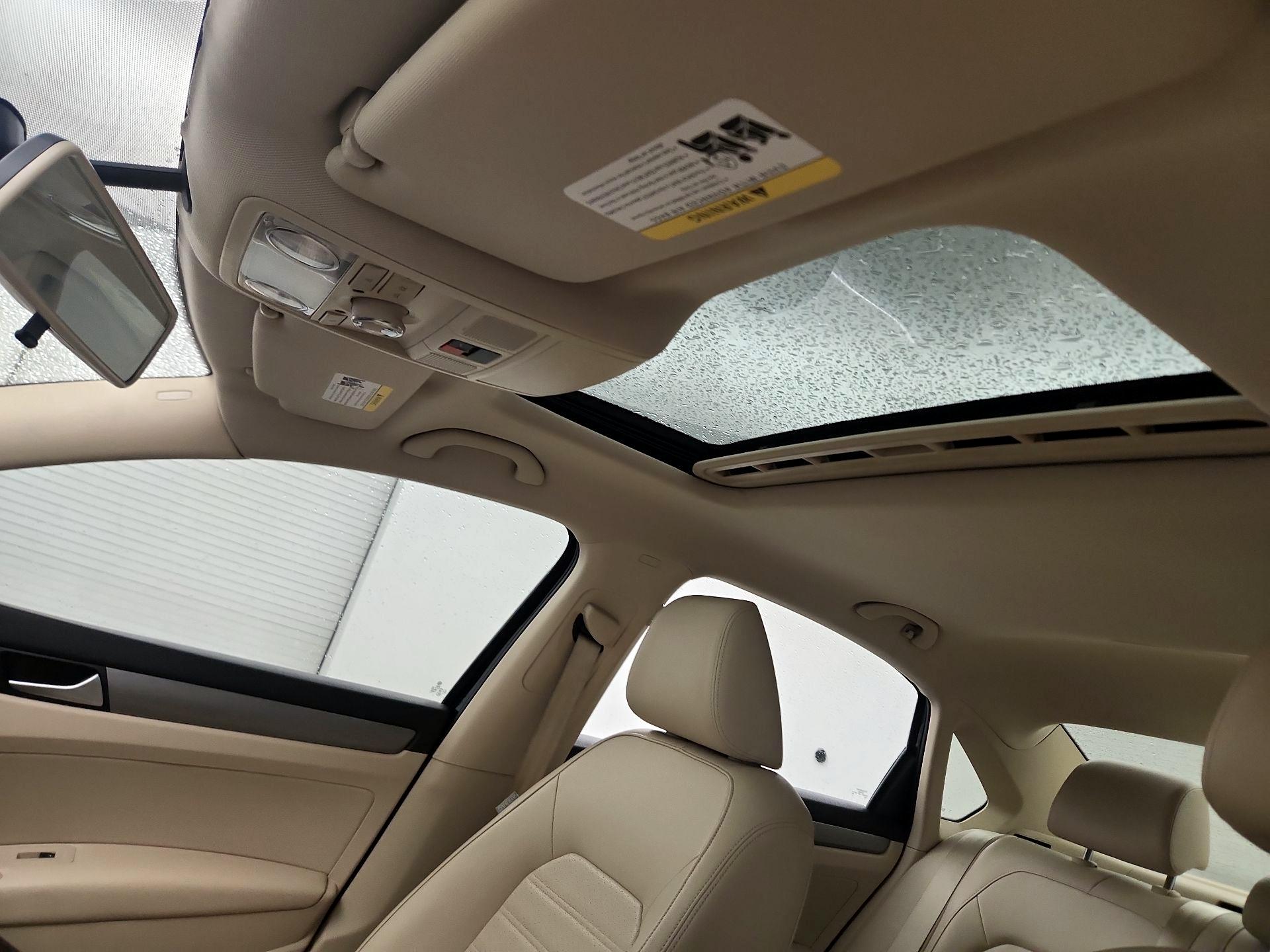 Thumbnail: 2015 Volkswagen Passat - 17