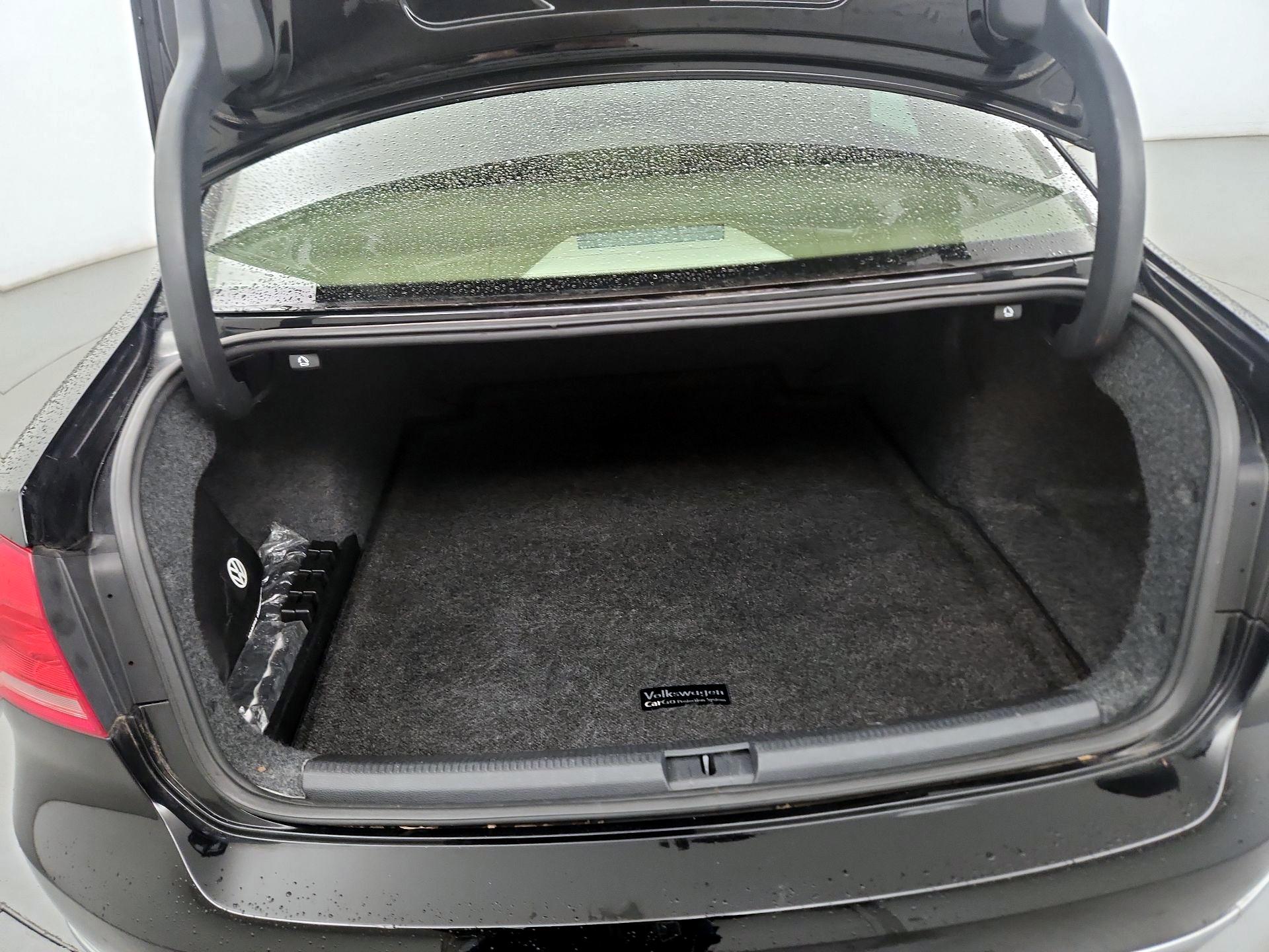 Thumbnail: 2015 Volkswagen Passat - 19