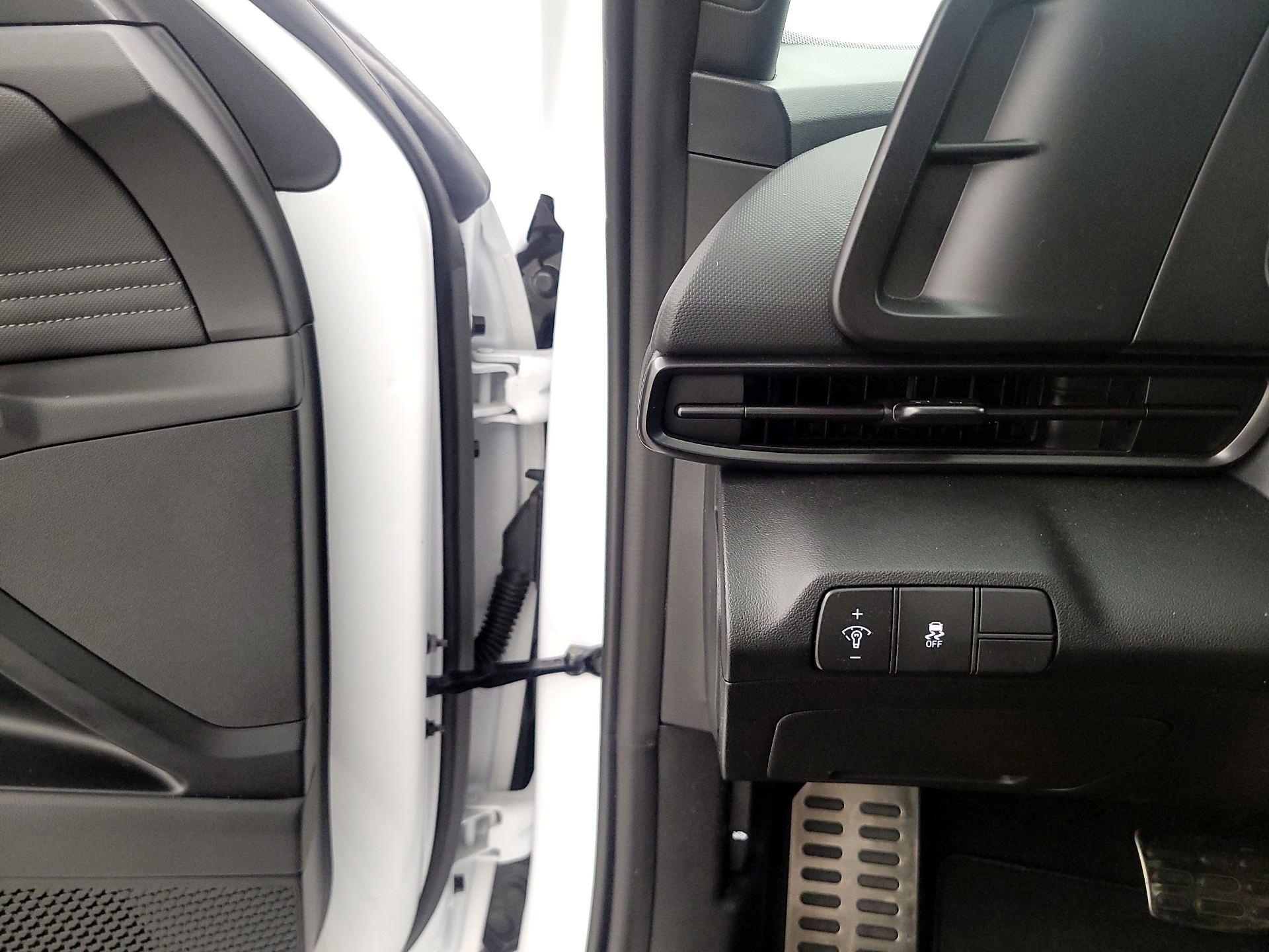 Thumbnail: 2025 Hyundai Elantra - 13