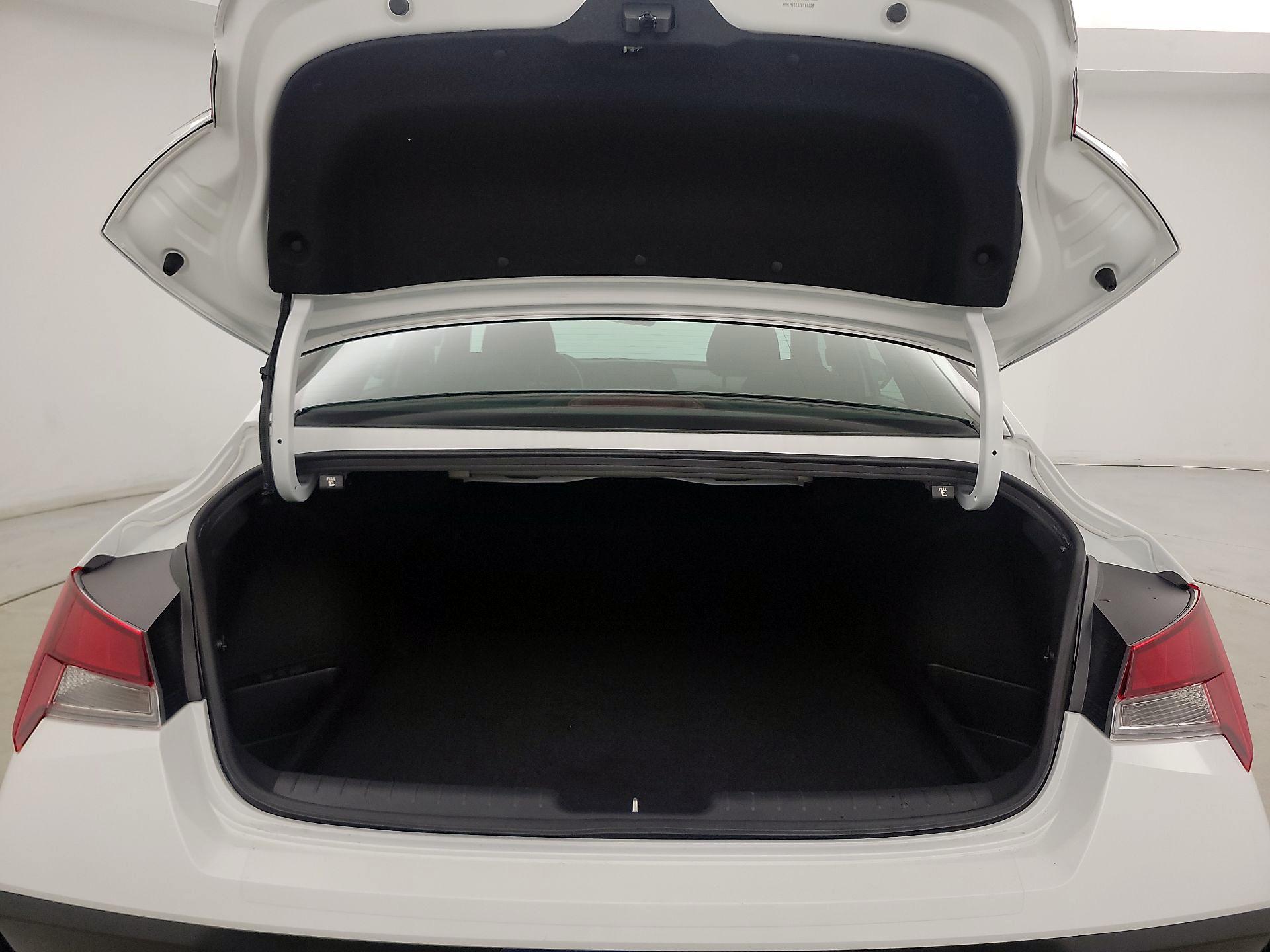 Thumbnail: 2025 Hyundai Elantra - 20