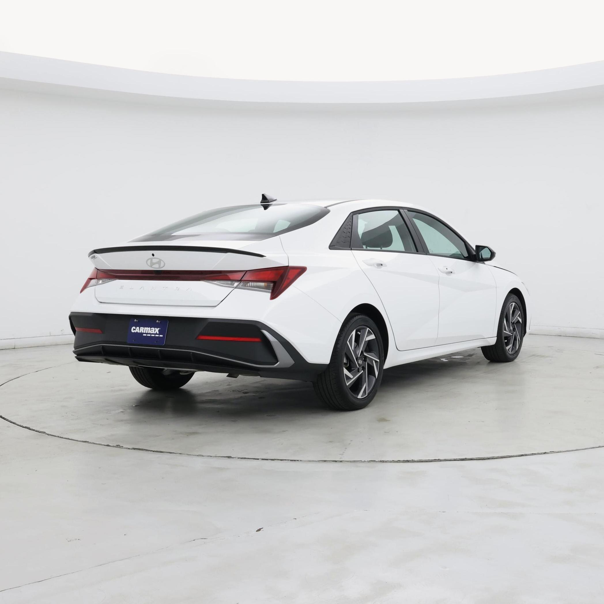 Thumbnail: 2025 Hyundai Elantra - 8