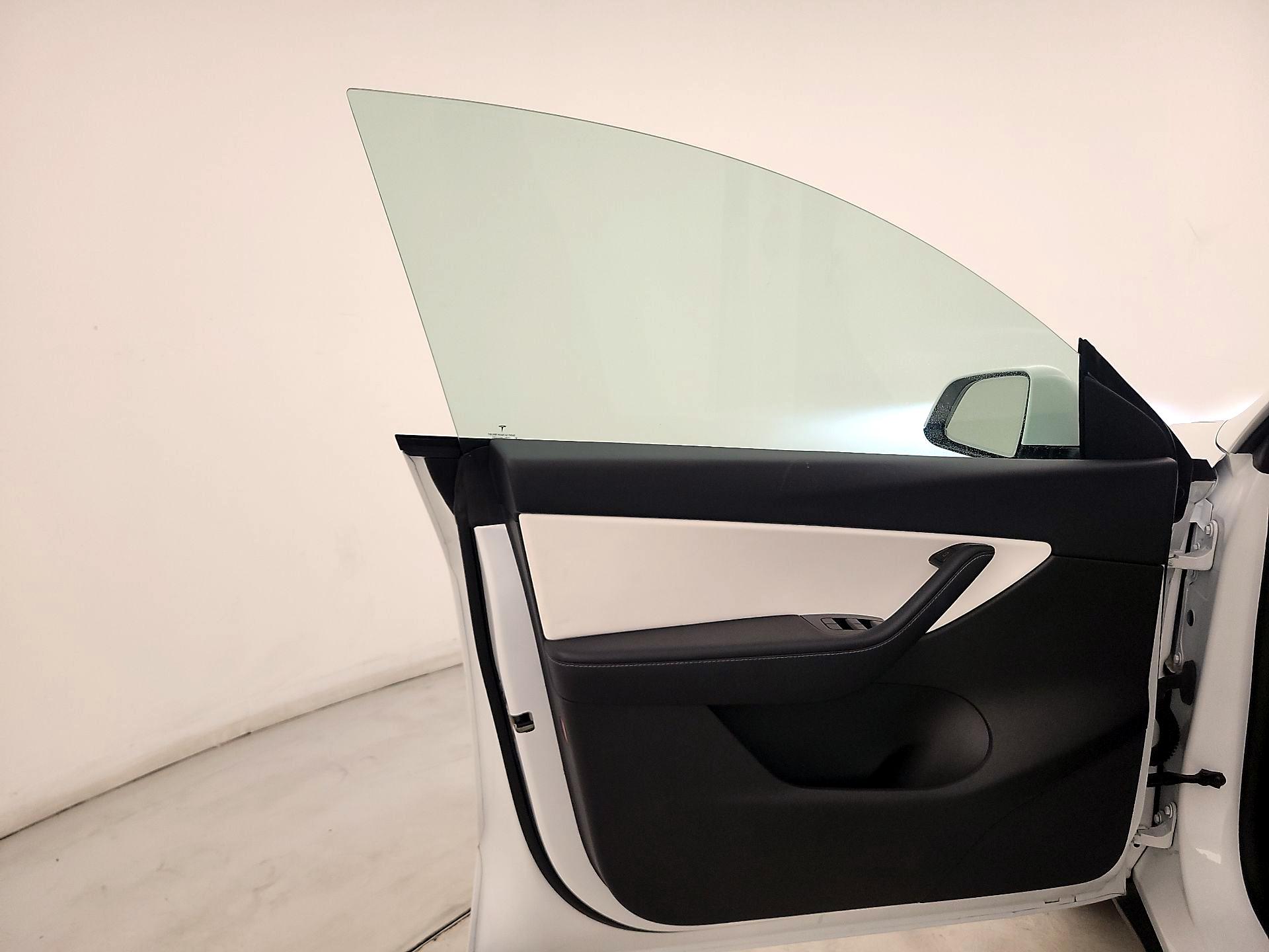 Thumbnail: 2021 Tesla Model Y - 12