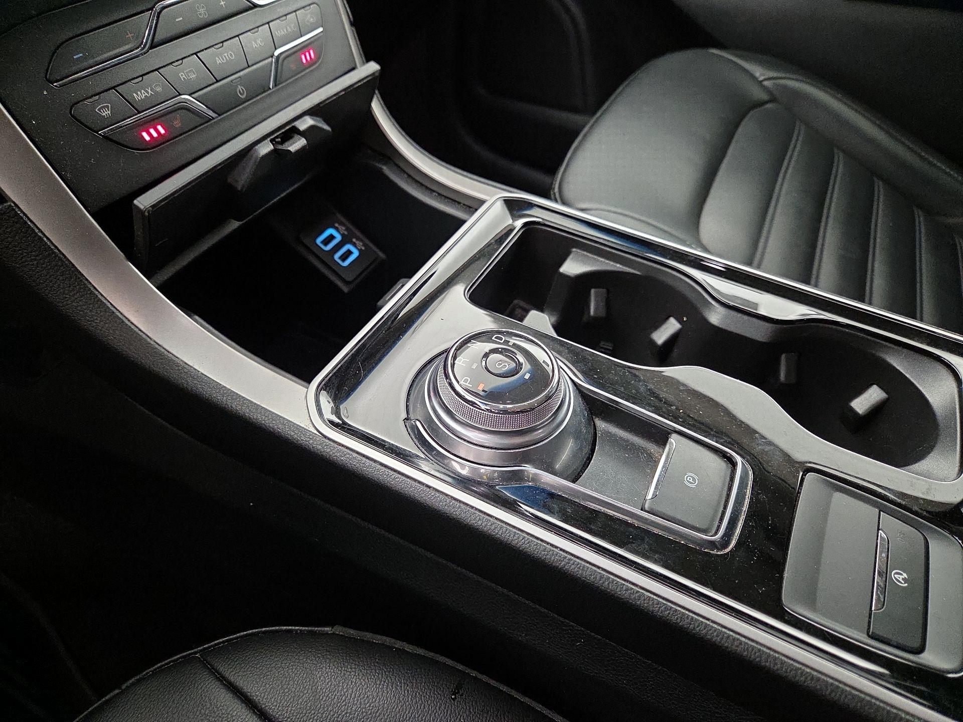 Thumbnail: 2020 Ford Edge - 17