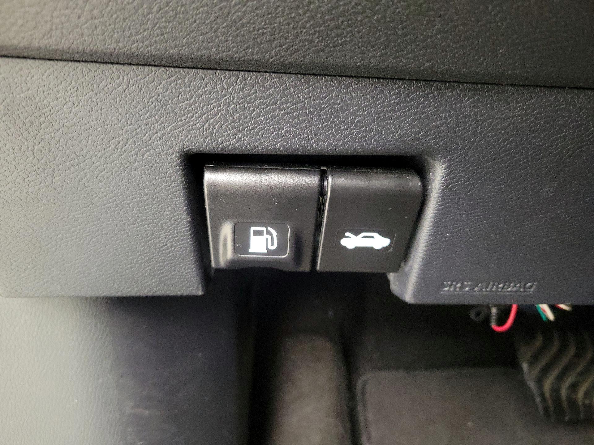 Thumbnail: 2023 Nissan Kicks - 13