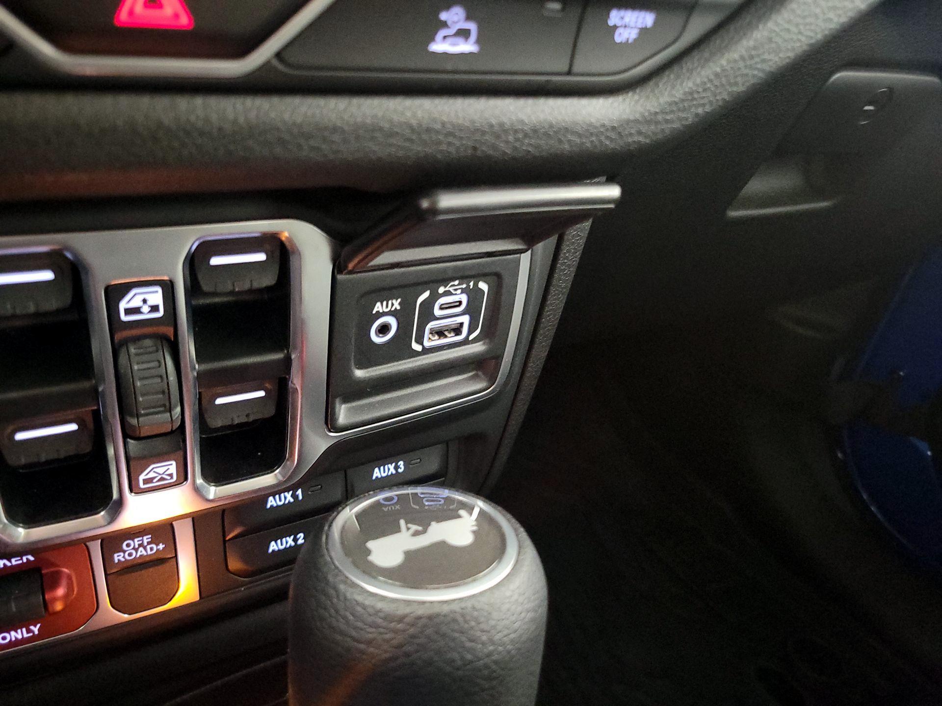 Thumbnail: 2025 Jeep Wrangler - 18