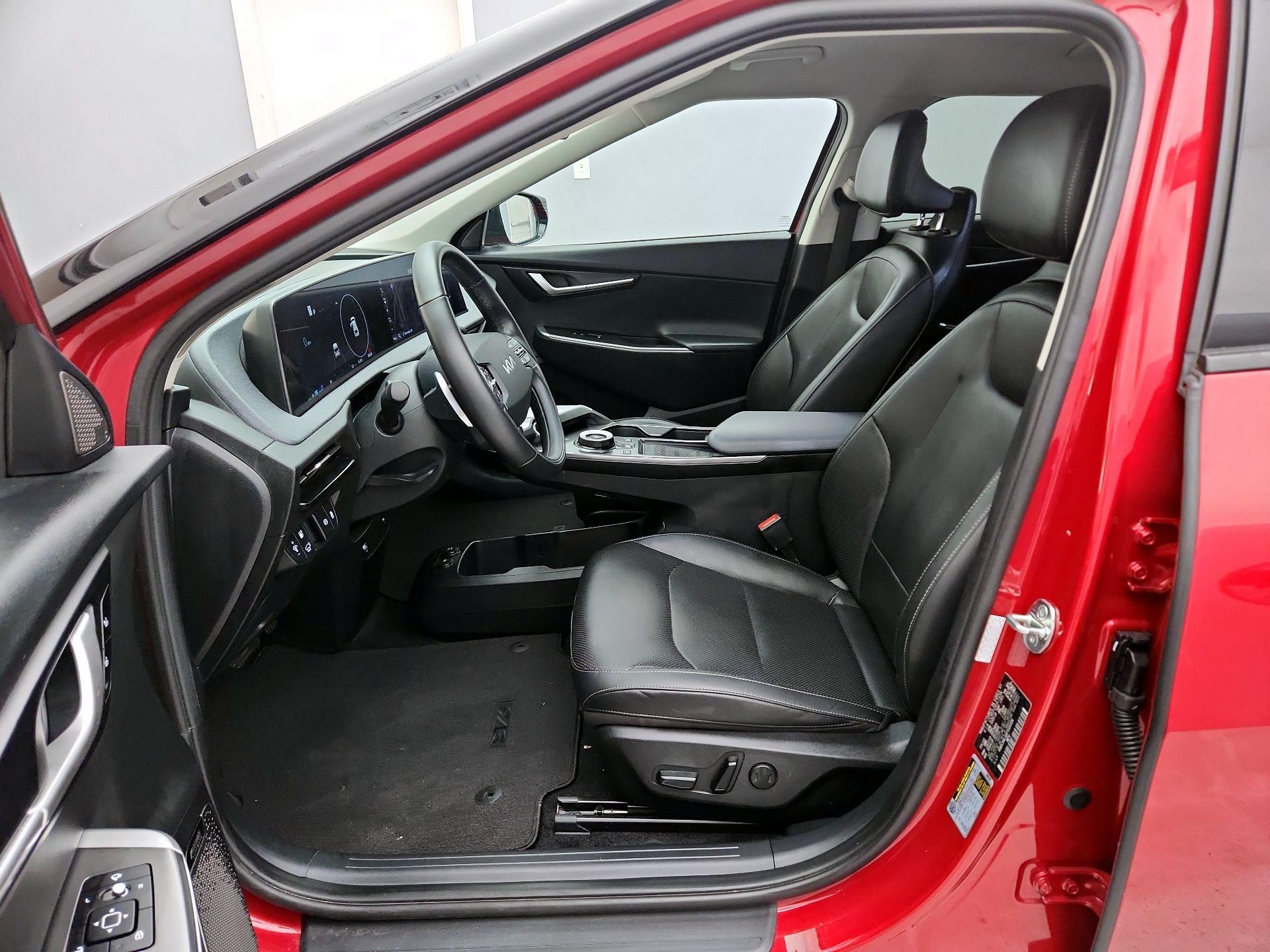 Thumbnail: 2023 Kia EV6 - 11