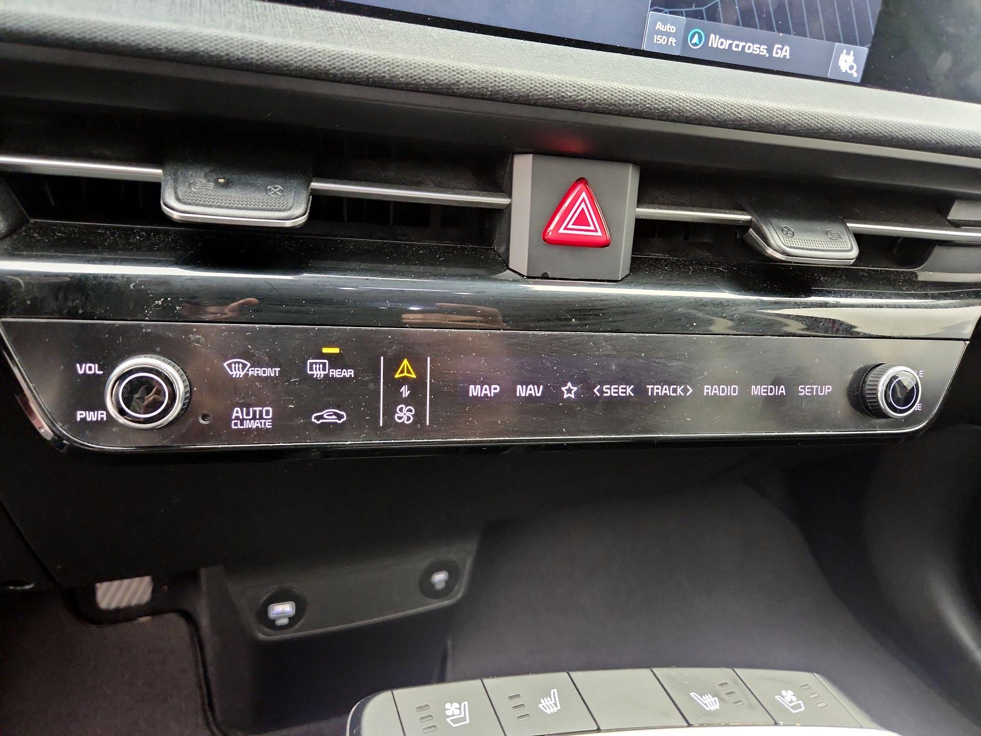 Thumbnail: 2023 Kia EV6 - 17