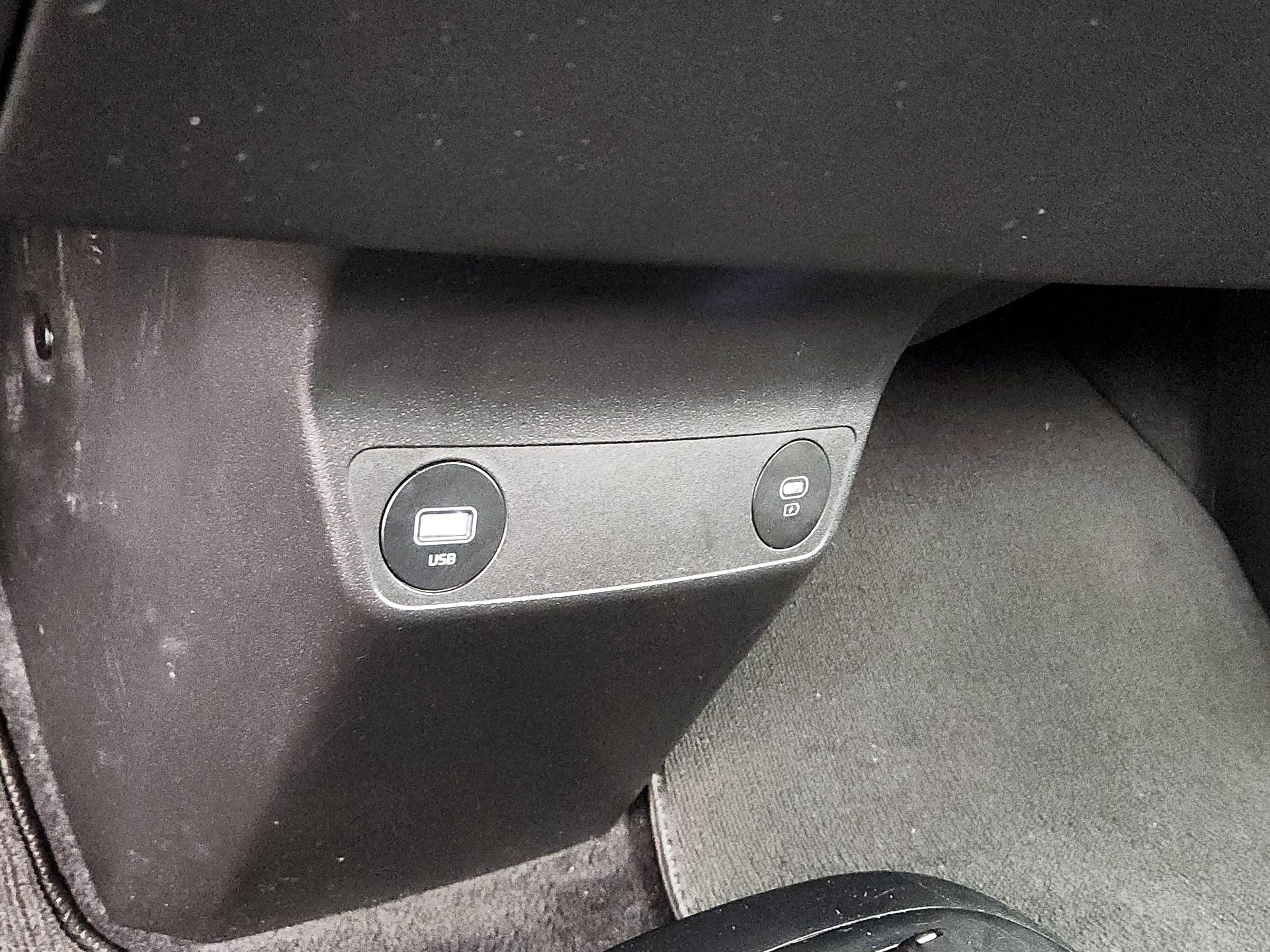 Thumbnail: 2023 Kia EV6 - 19