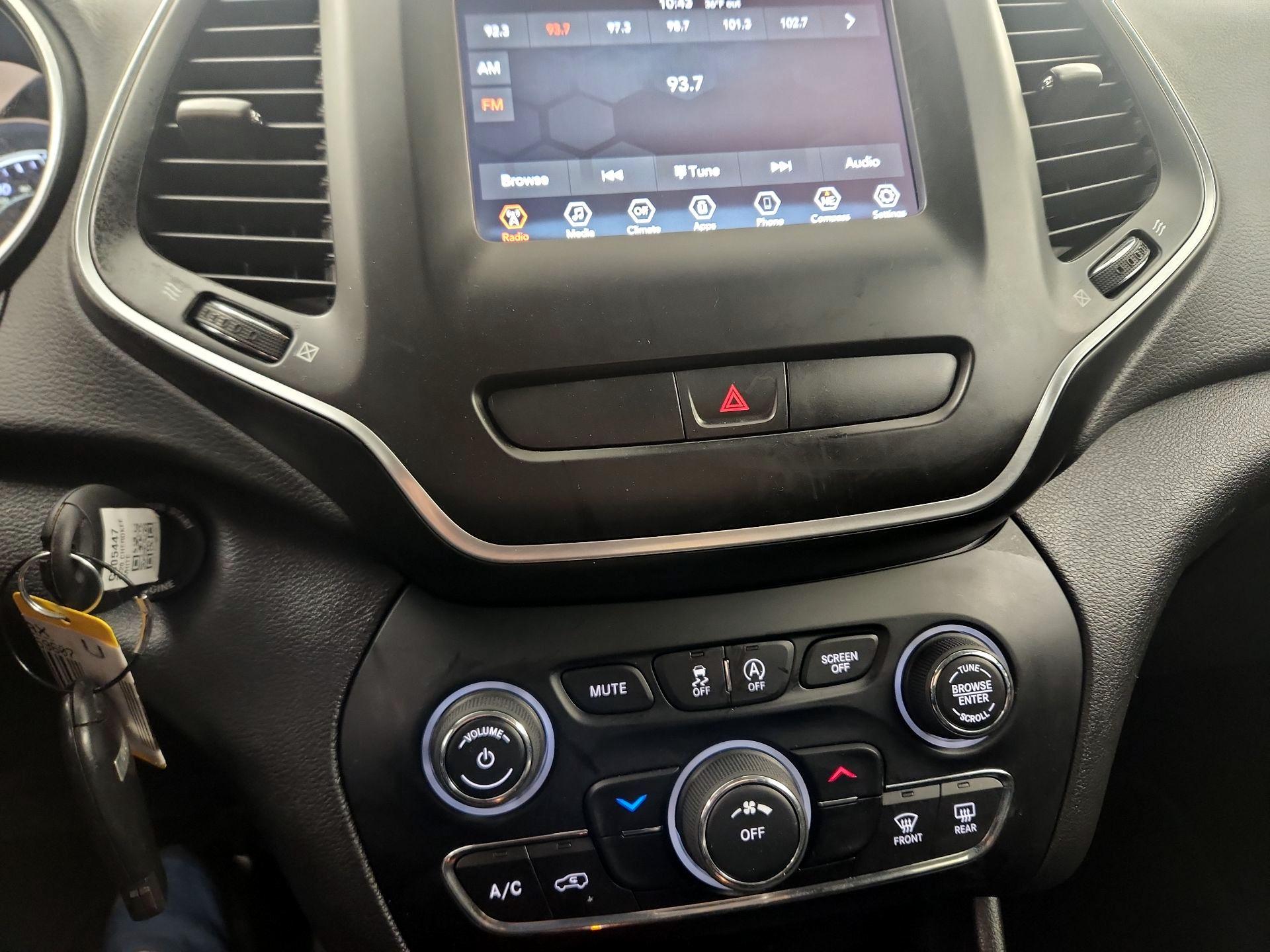 Thumbnail: 2020 Jeep Cherokee - 13