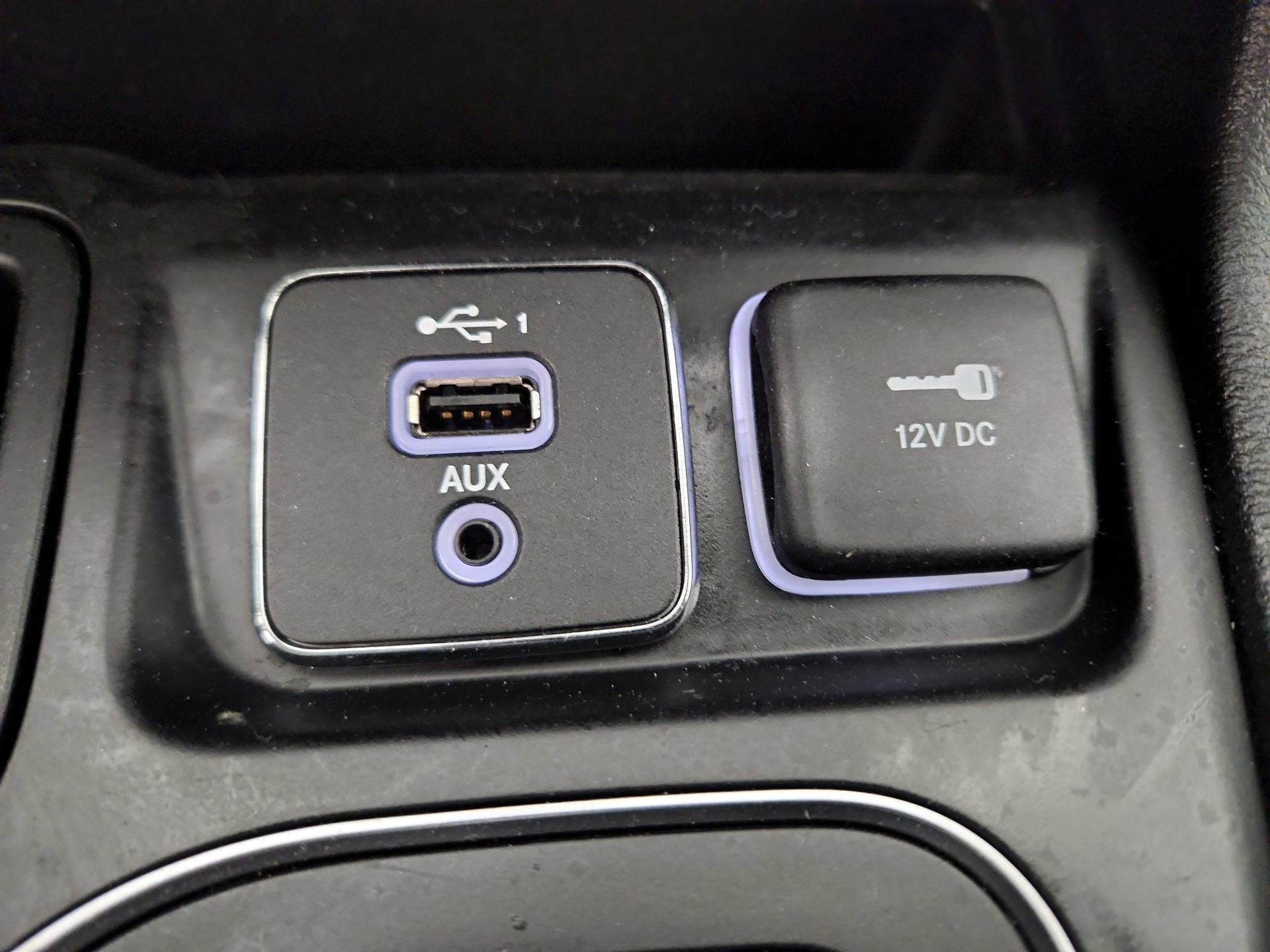 Thumbnail: 2020 Jeep Cherokee - 15