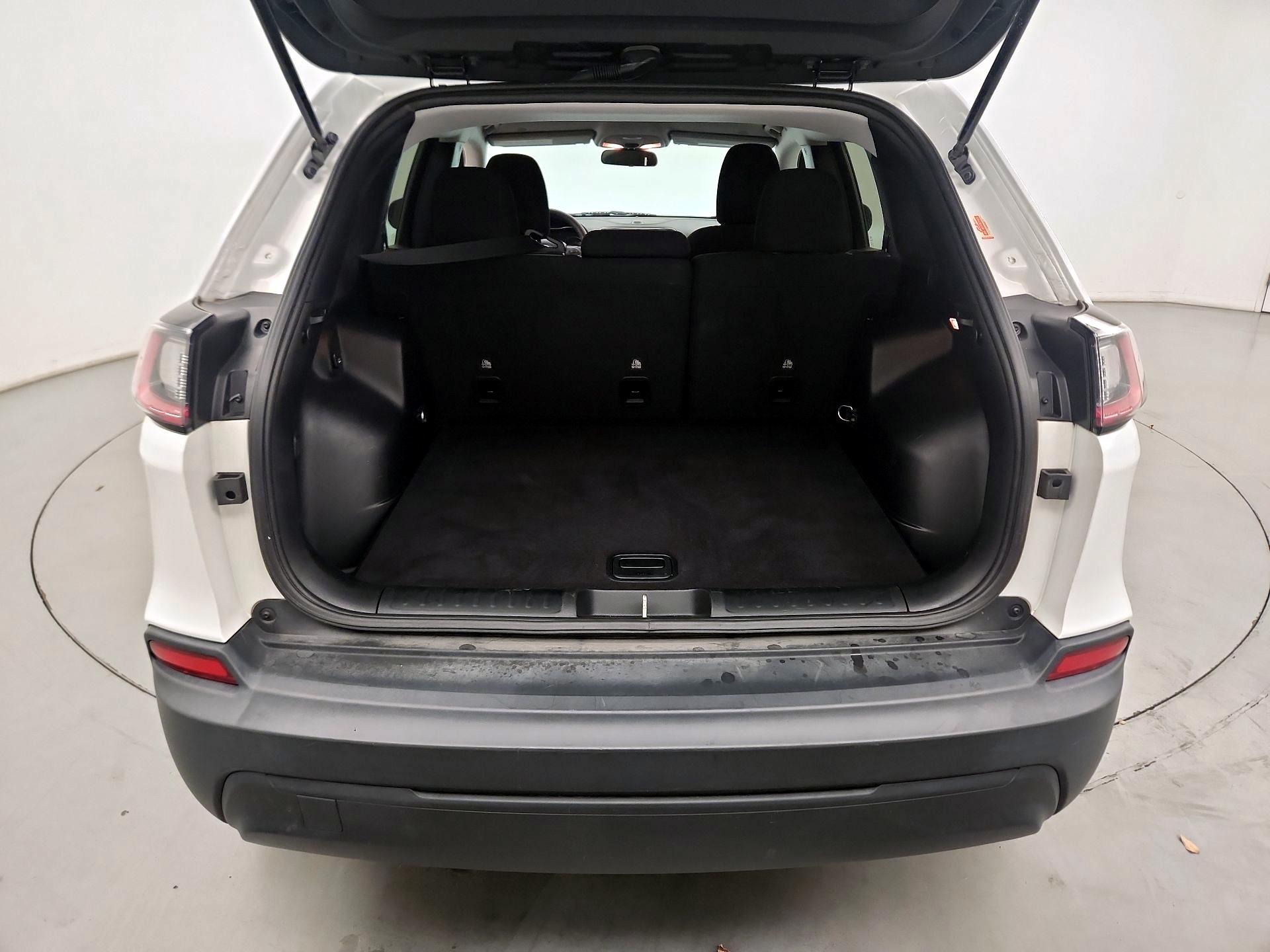 Thumbnail: 2020 Jeep Cherokee - 17