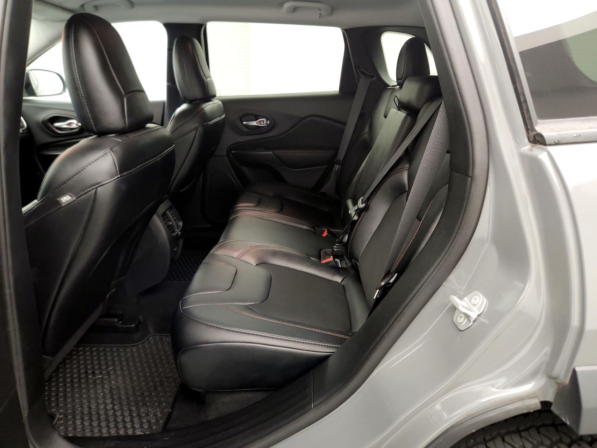 Thumbnail: 2022 Jeep Cherokee - 17