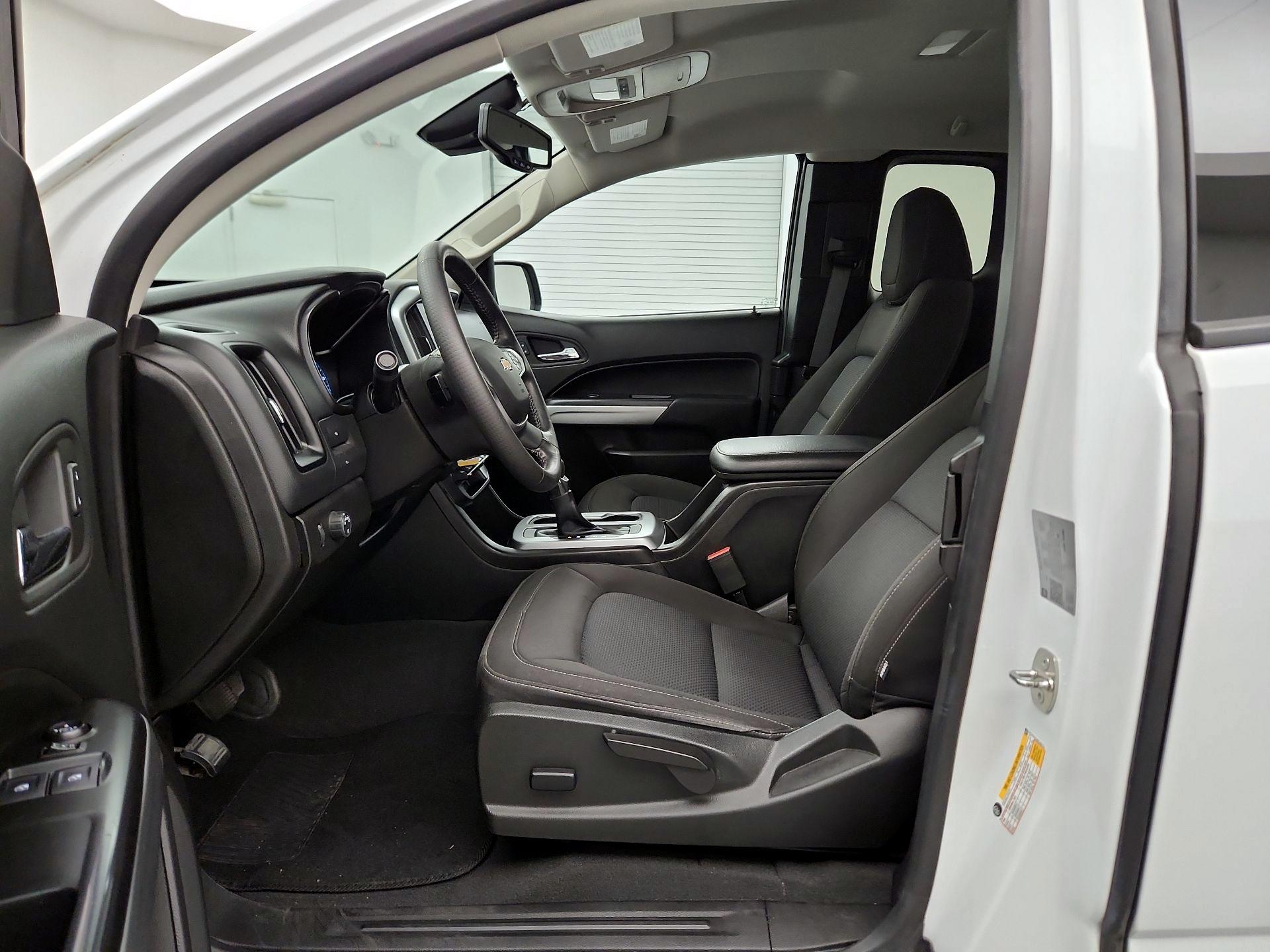 Thumbnail: 2022 Chevrolet Colorado - 9