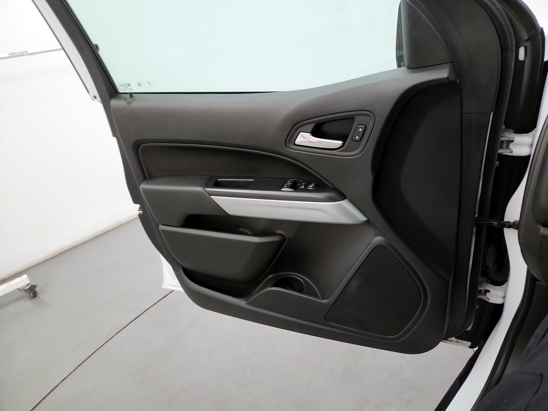 Thumbnail: 2022 Chevrolet Colorado - 10