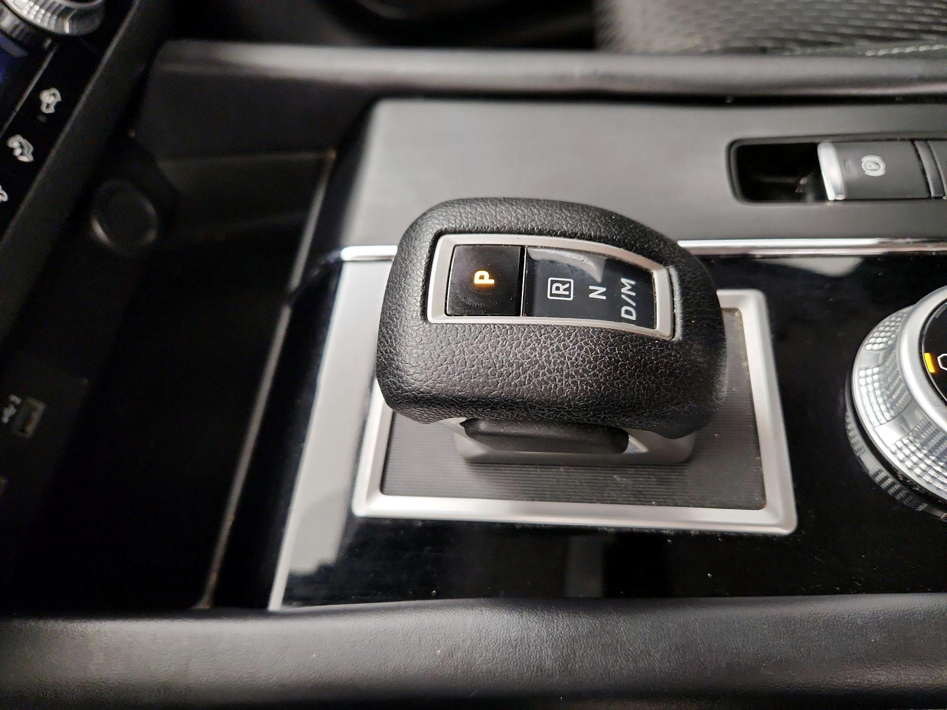 Thumbnail: 2023 Mitsubishi Outlander - 17