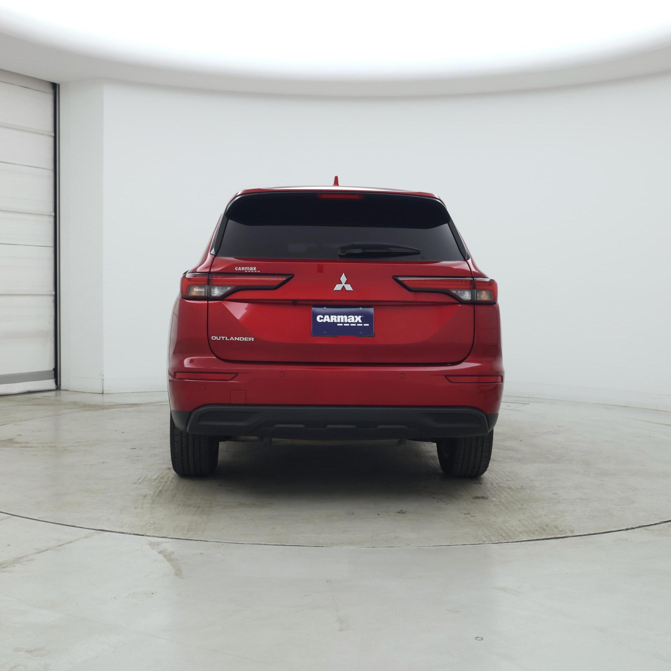 Thumbnail: 2023 Mitsubishi Outlander - 6