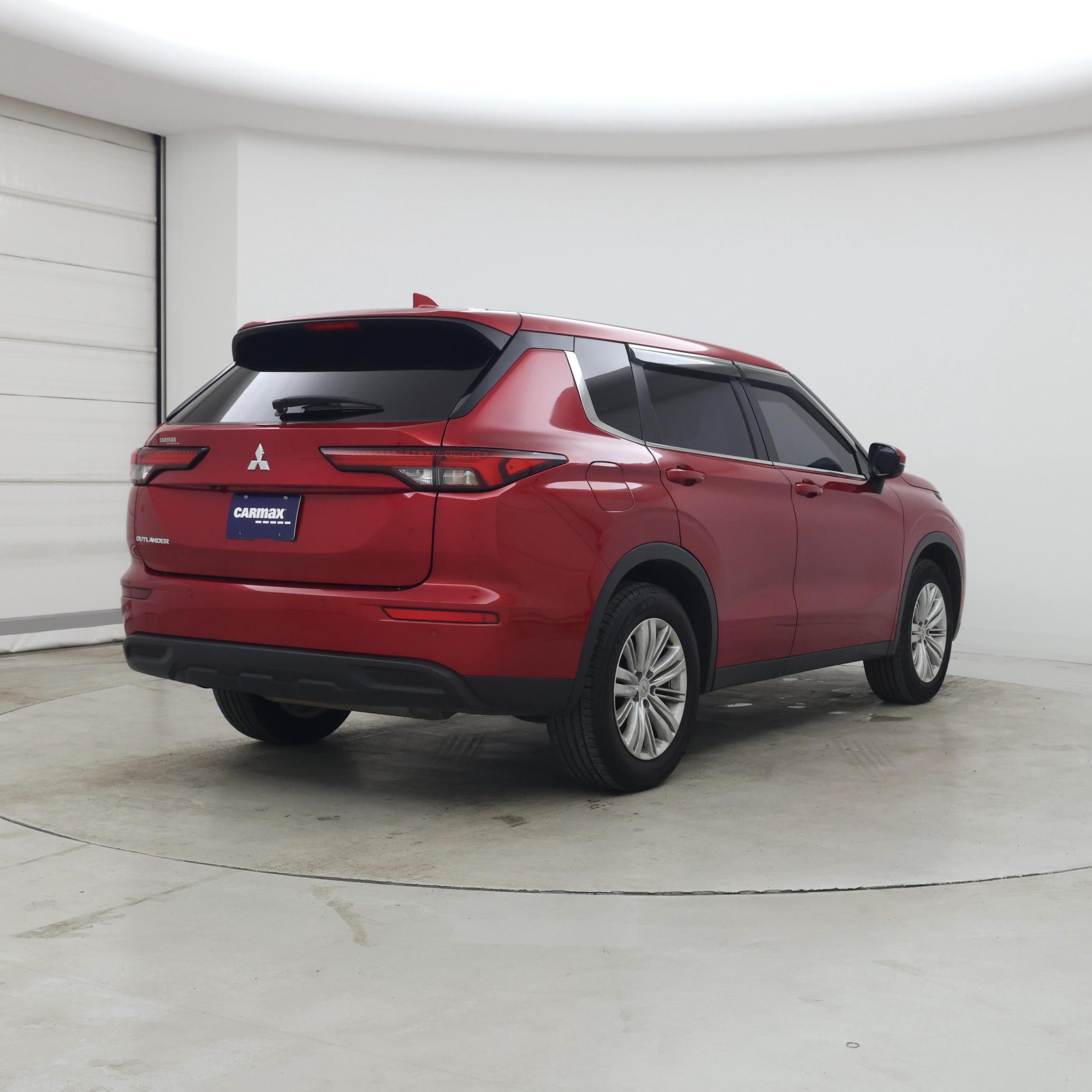 Thumbnail: 2023 Mitsubishi Outlander - 8