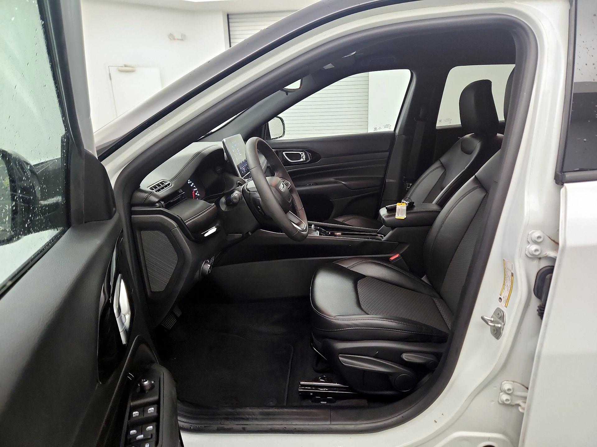 Thumbnail: 2022 Jeep Compass - 9