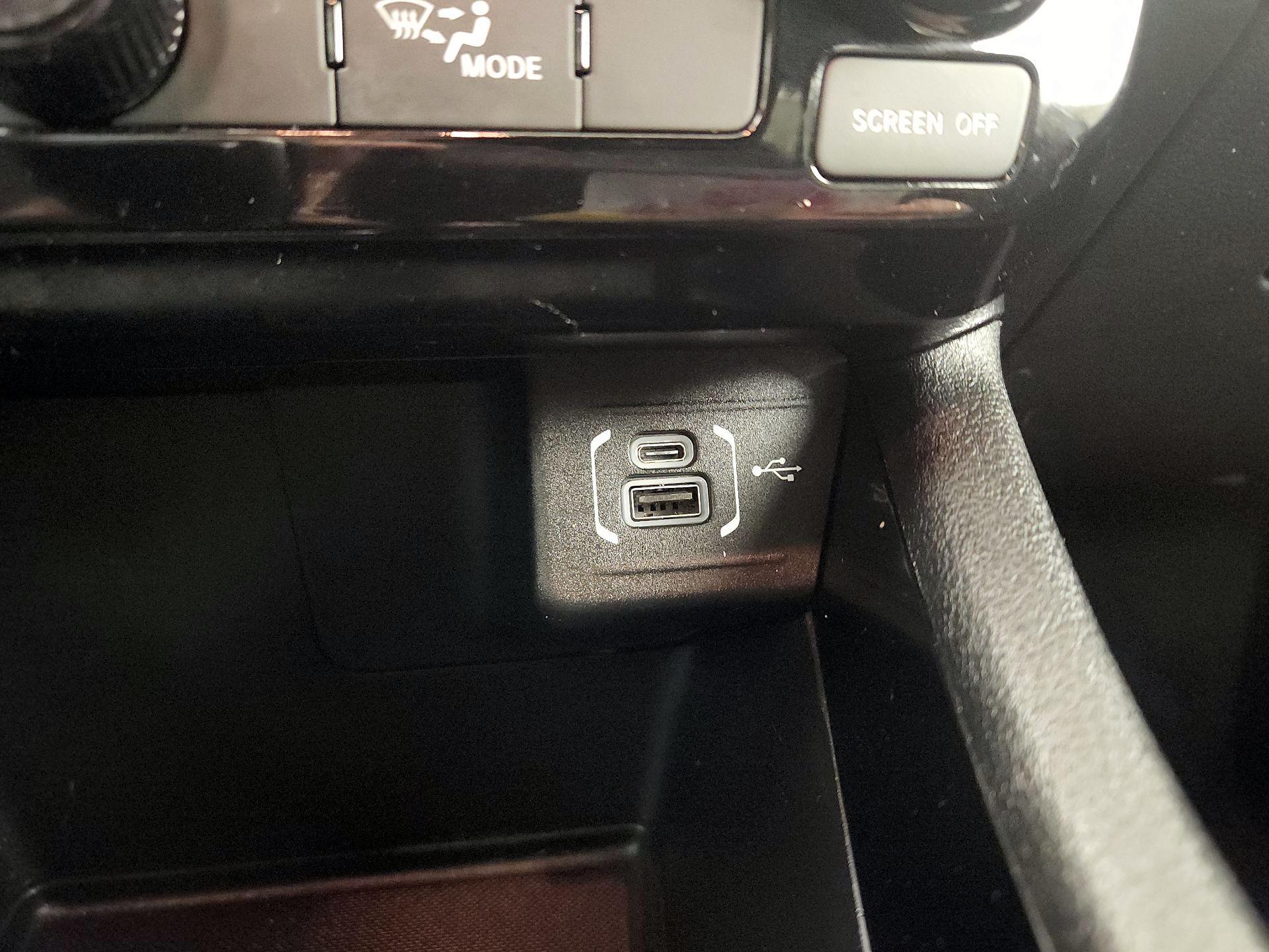 Thumbnail: 2022 Jeep Compass - 16