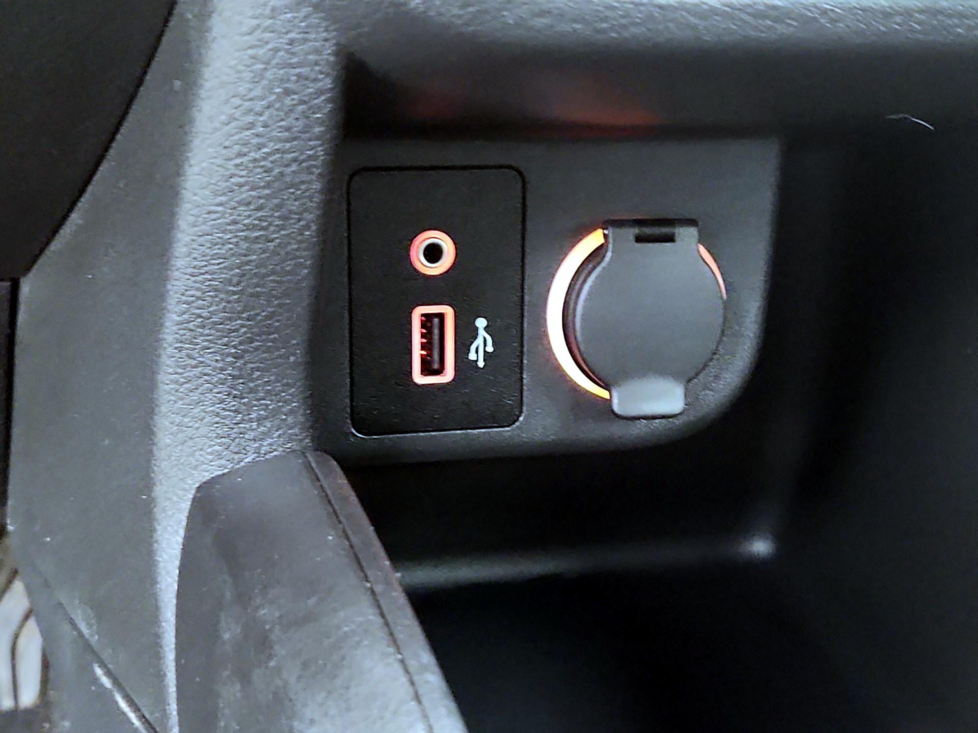 Thumbnail: 2022 Nissan Kicks - 16