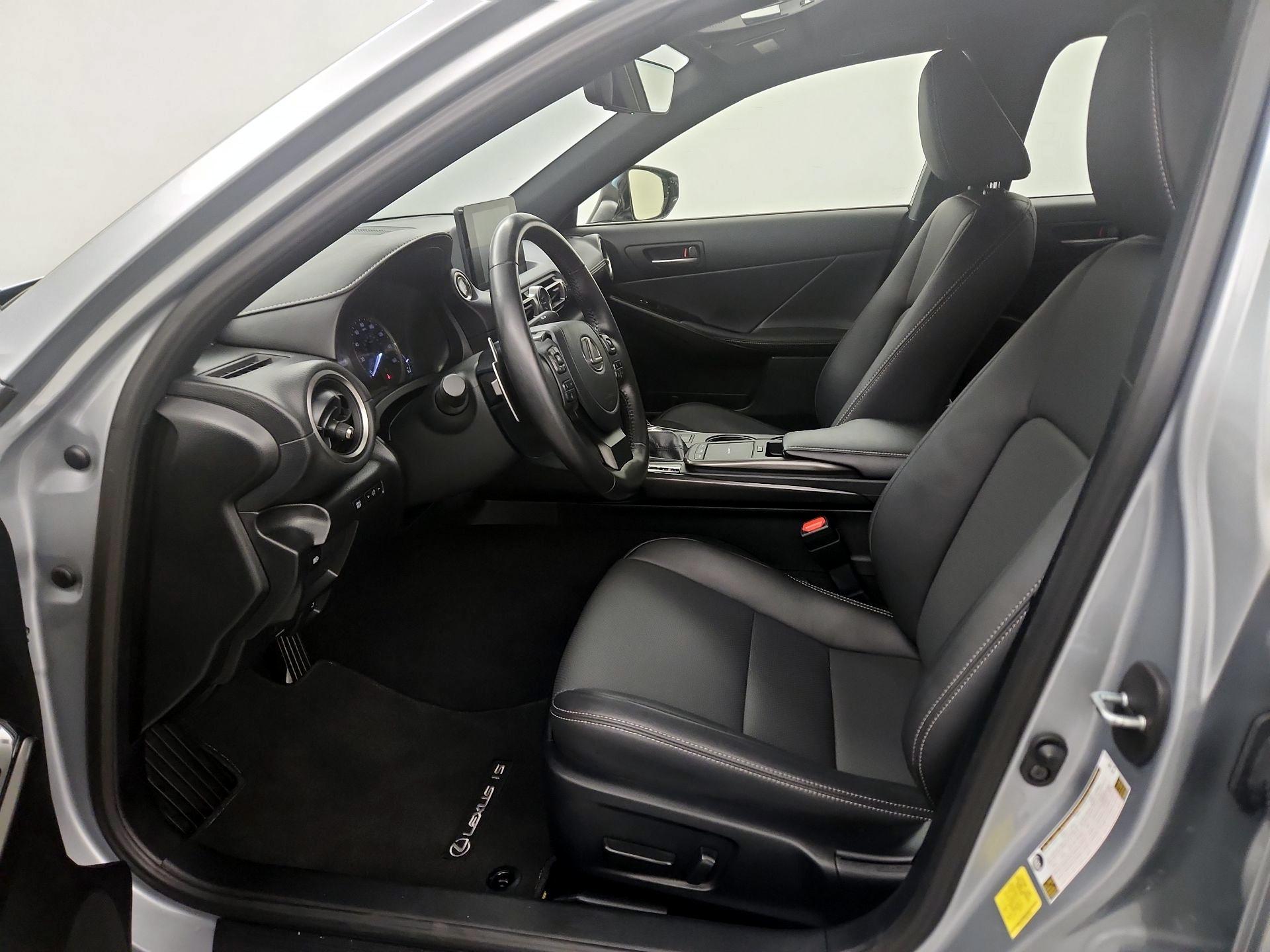 Thumbnail: 2021 Lexus IS - 9