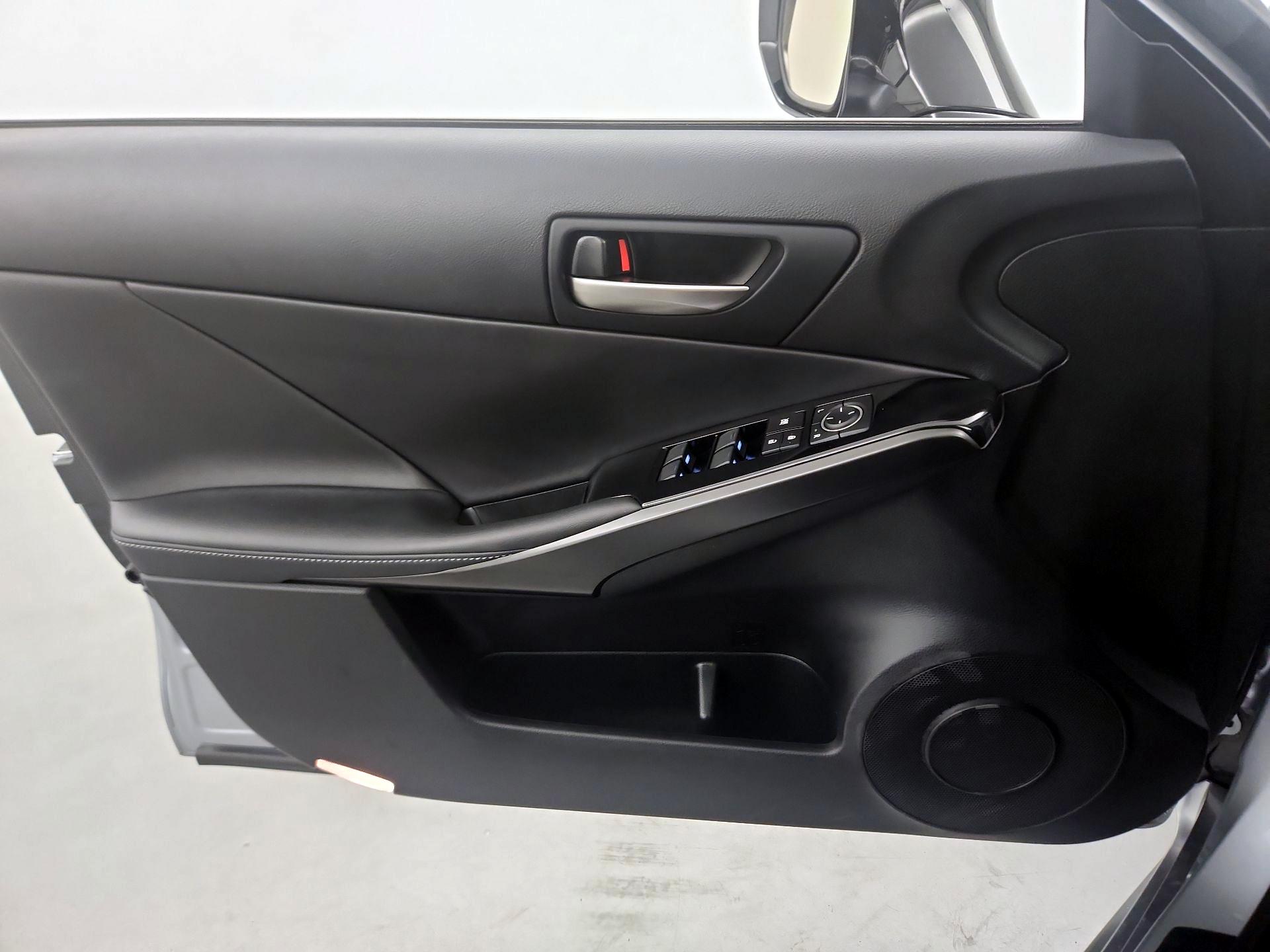 Thumbnail: 2021 Lexus IS - 10