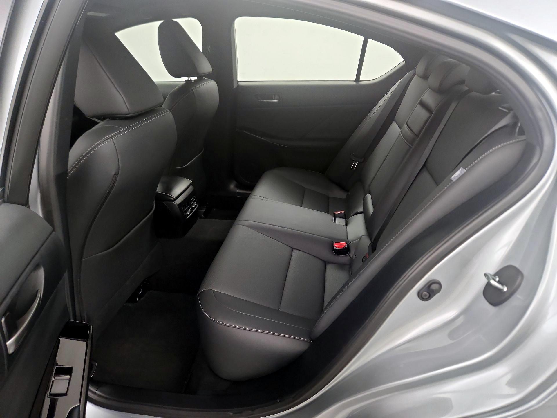 Thumbnail: 2021 Lexus IS - 17