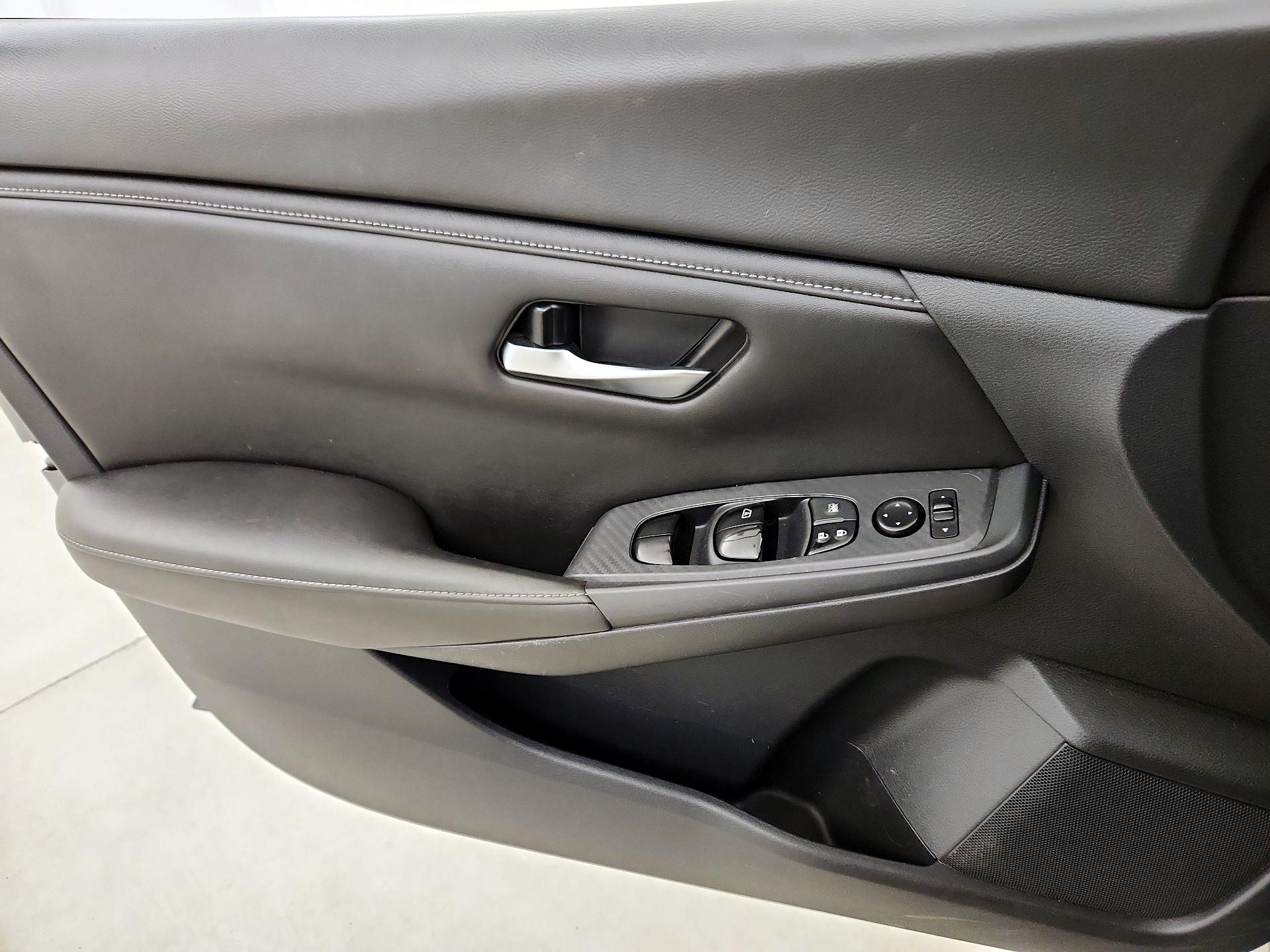 Thumbnail: 2021 Nissan Sentra - 12