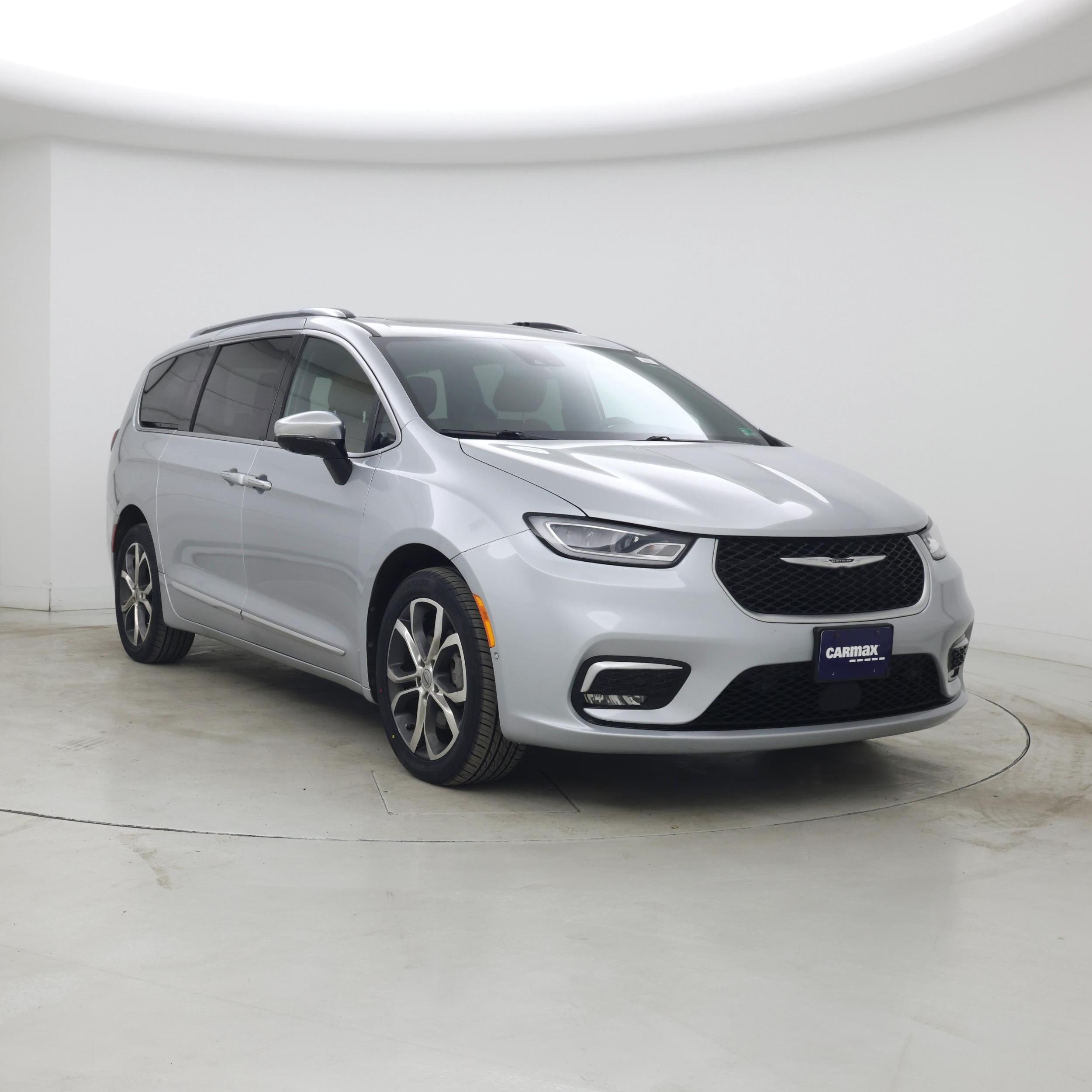 Silver 2023 Chrysler Pacifica Minivan All-Wheel Drive Automatic