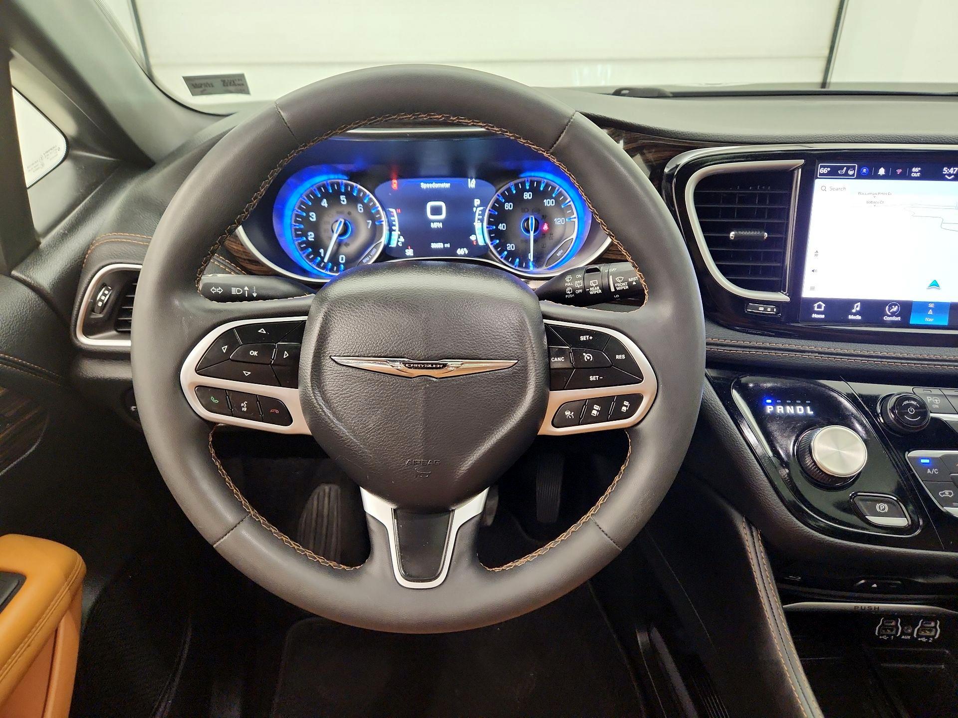 Thumbnail: 2023 Chrysler Pacifica - 10