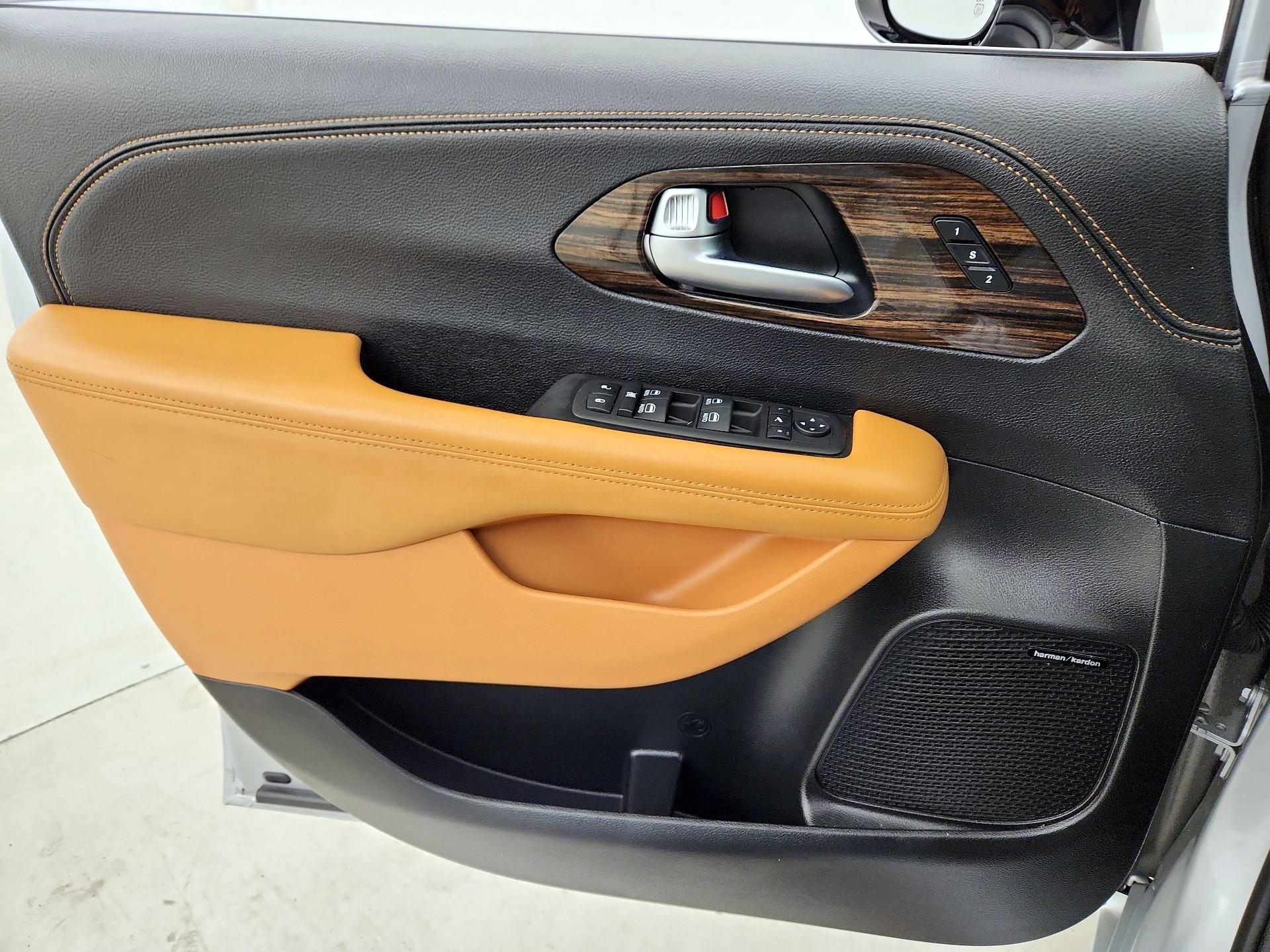 Thumbnail: 2023 Chrysler Pacifica - 12