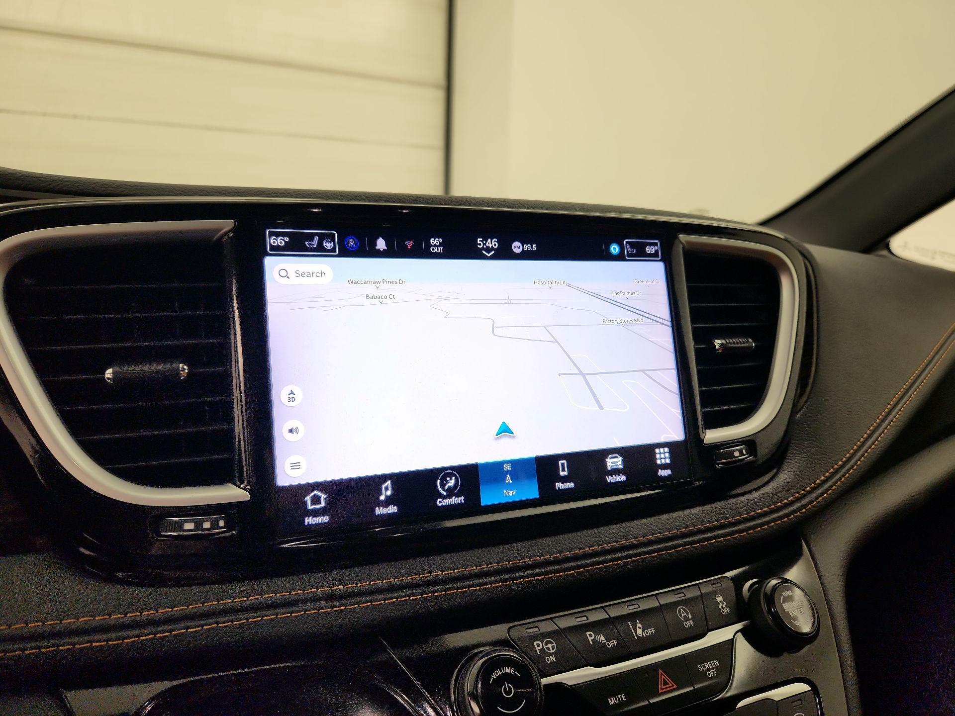 Thumbnail: 2023 Chrysler Pacifica - 14