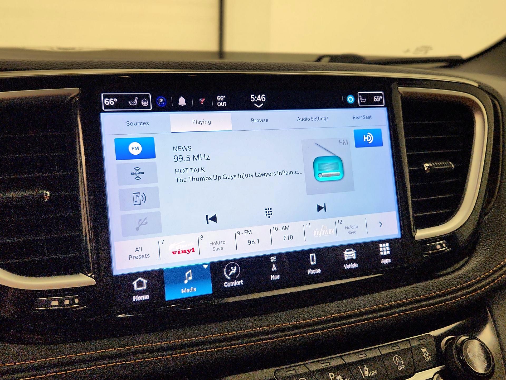 Thumbnail: 2023 Chrysler Pacifica - 16