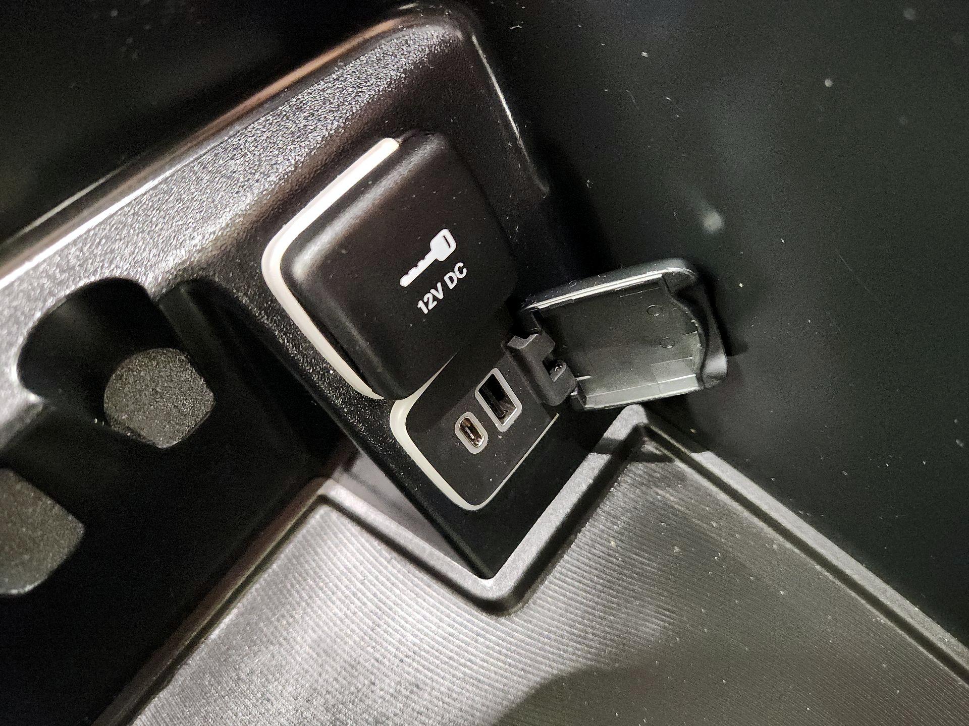 Thumbnail: 2023 Chrysler Pacifica - 19