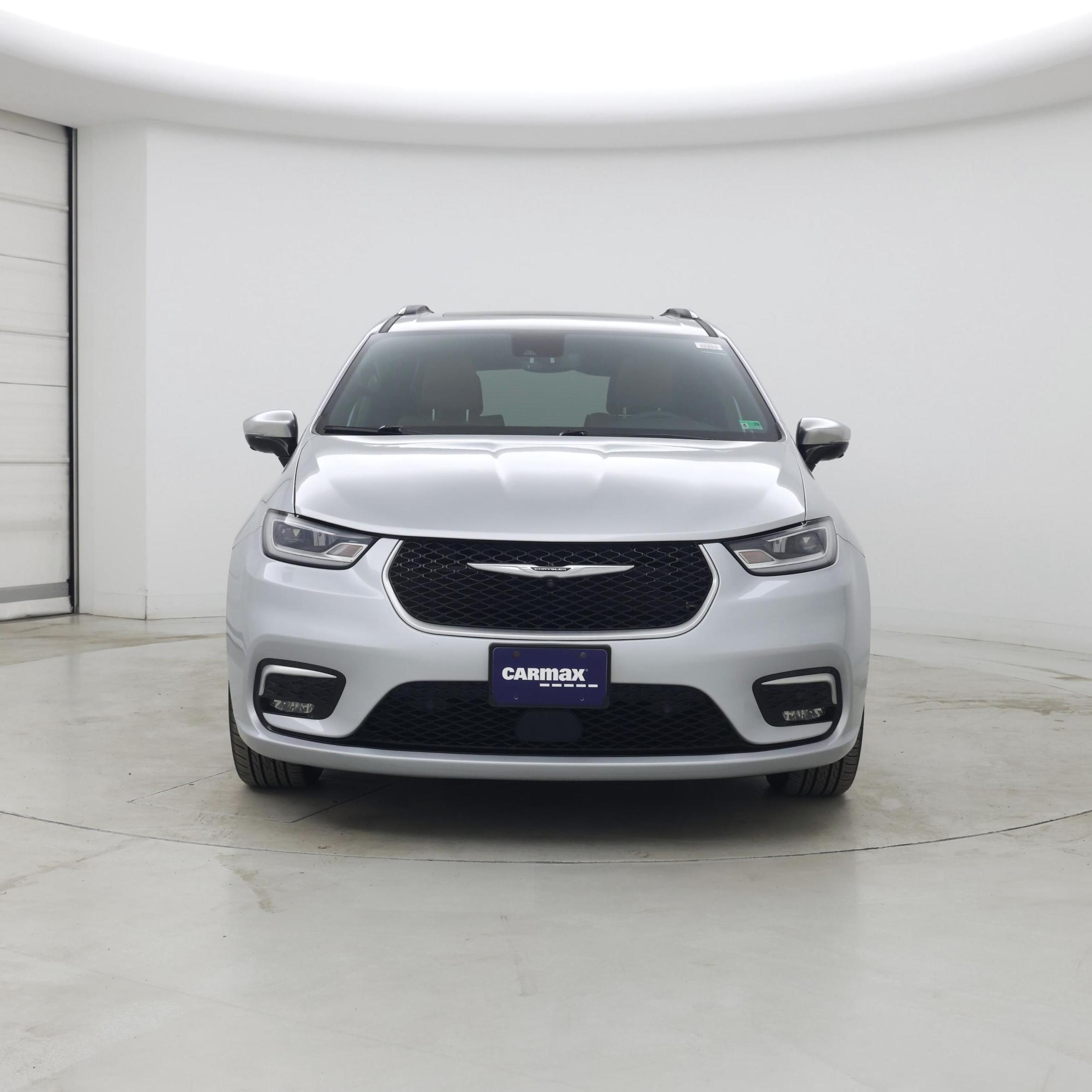 Thumbnail: 2023 Chrysler Pacifica - 5